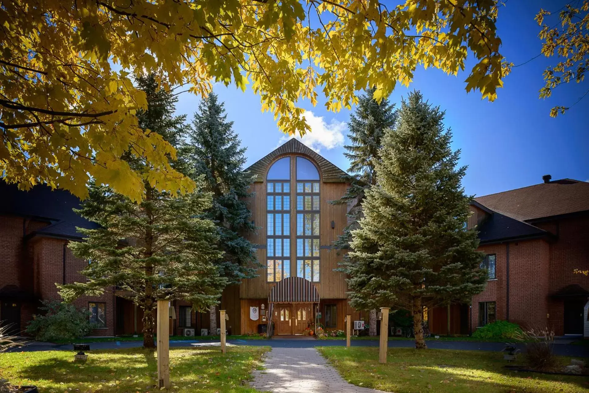 Property Building in L'Auberge Du Lac St-Pierre