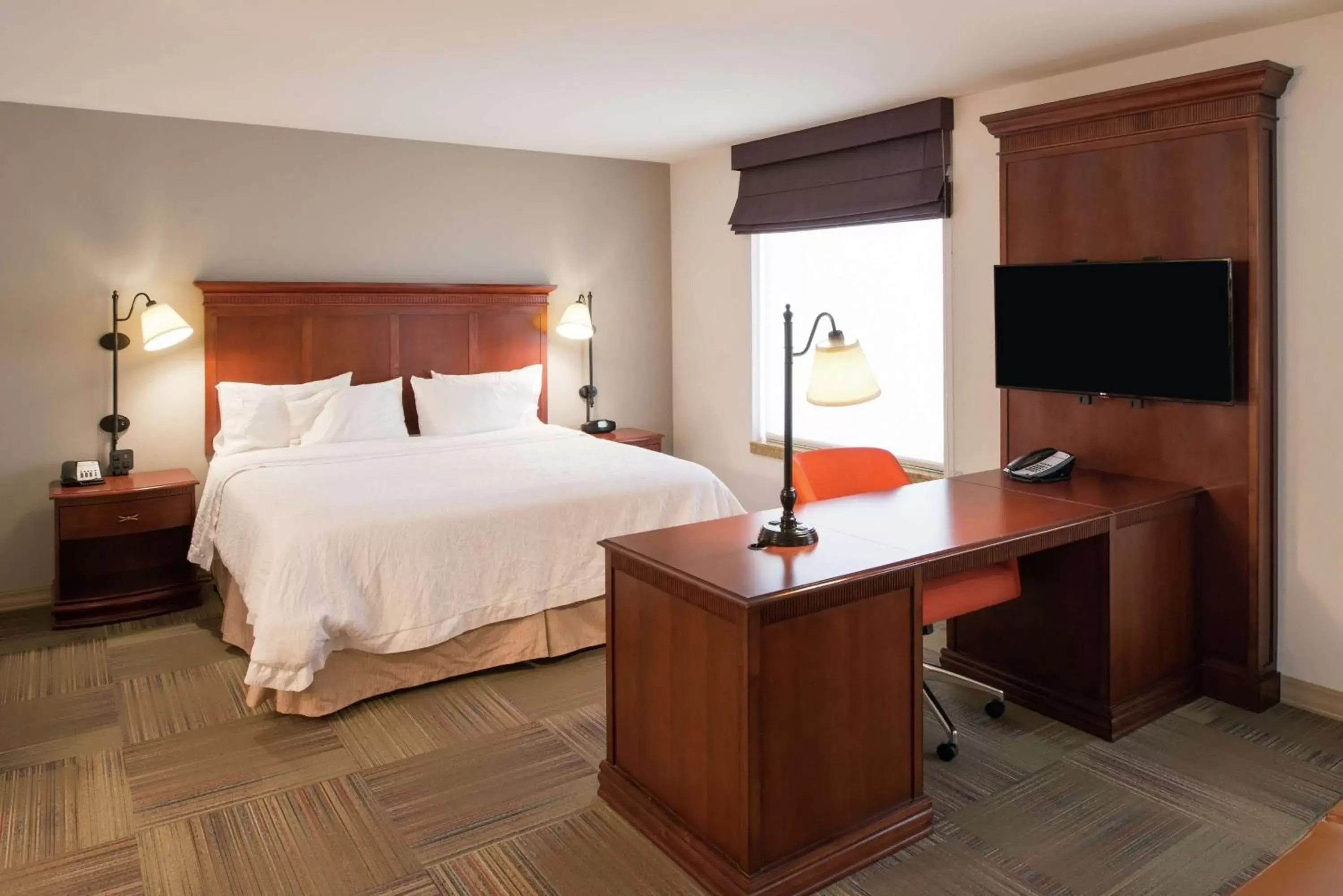 Bedroom, Bed in Hampton Inn & Suites Rifle