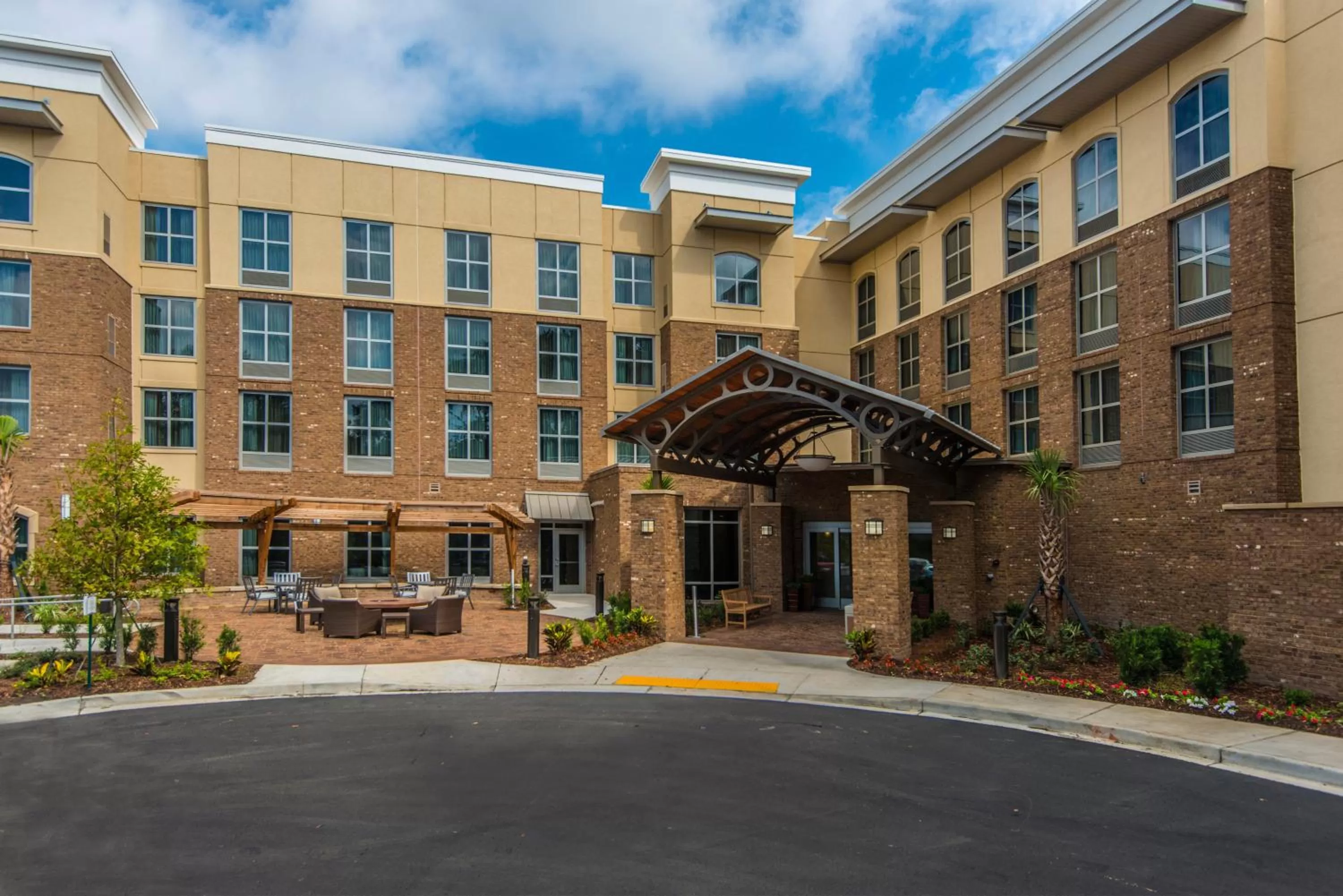 Property building in Staybridge Suites Charleston - Mount Pleasant by IHG