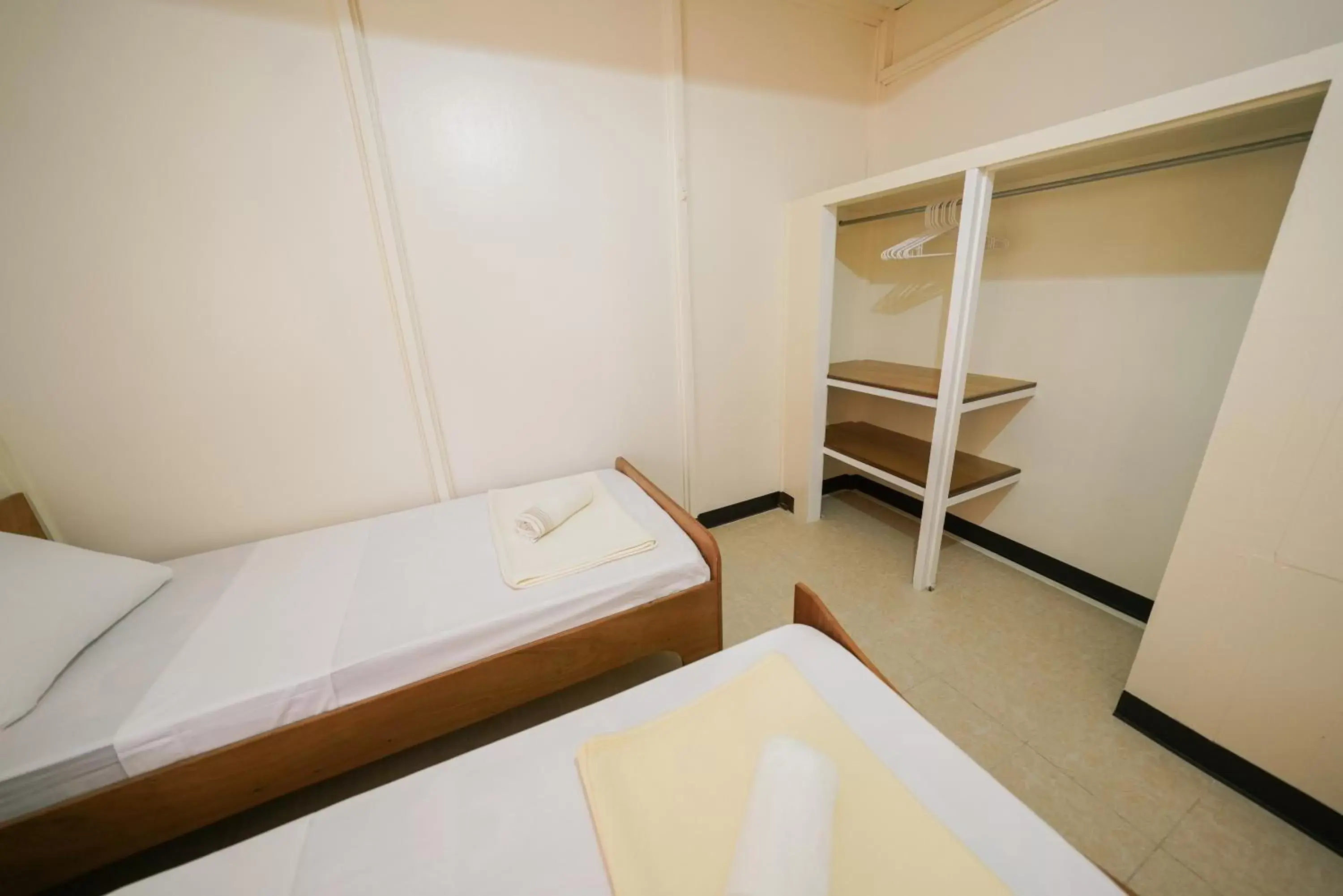 Standard Double or Twin Room in Yogi Dives B&B Standard Double or Twin Room in Yogi Dives B&B