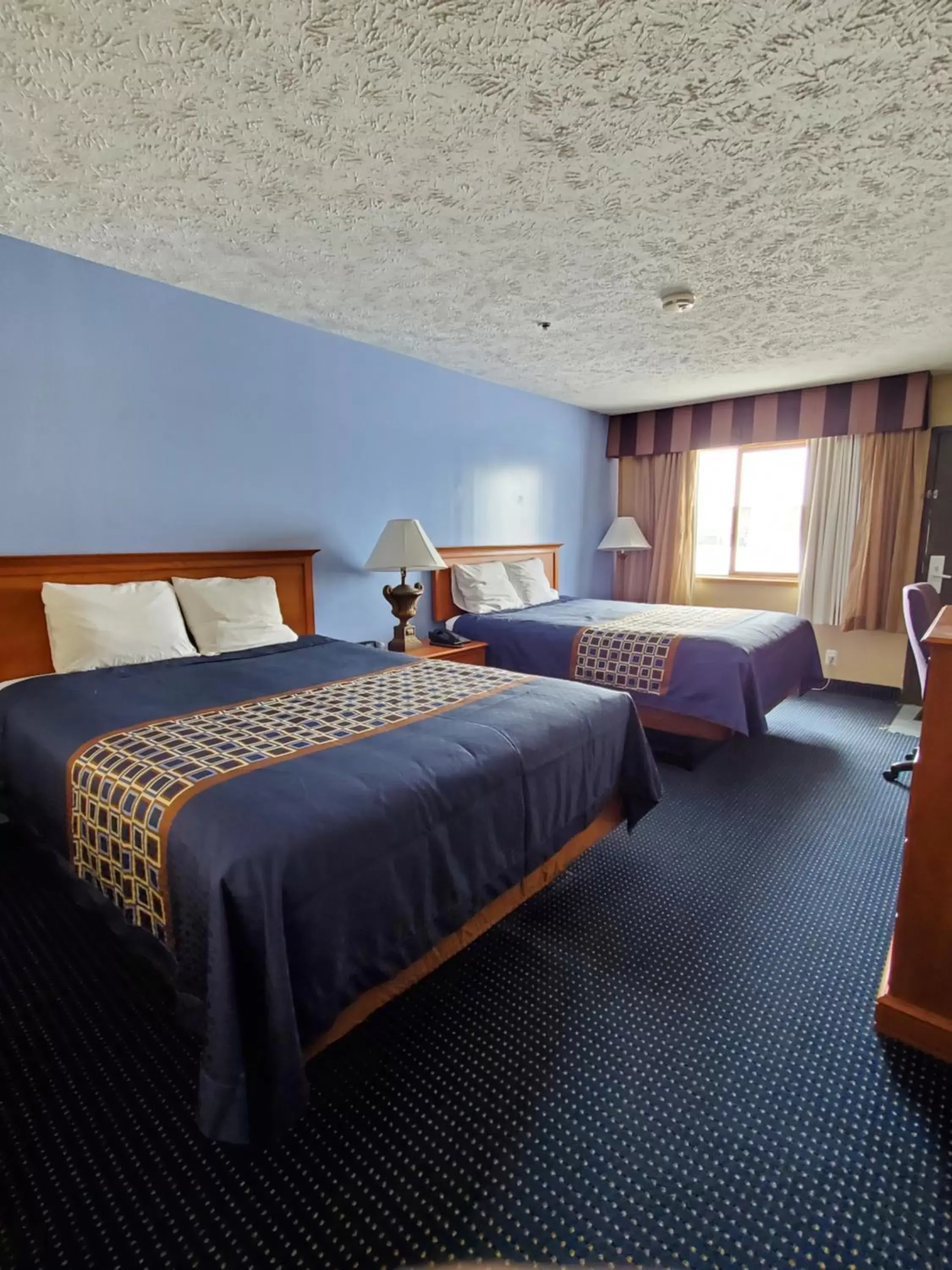 Bedroom, Bed in VICTORIAN INN