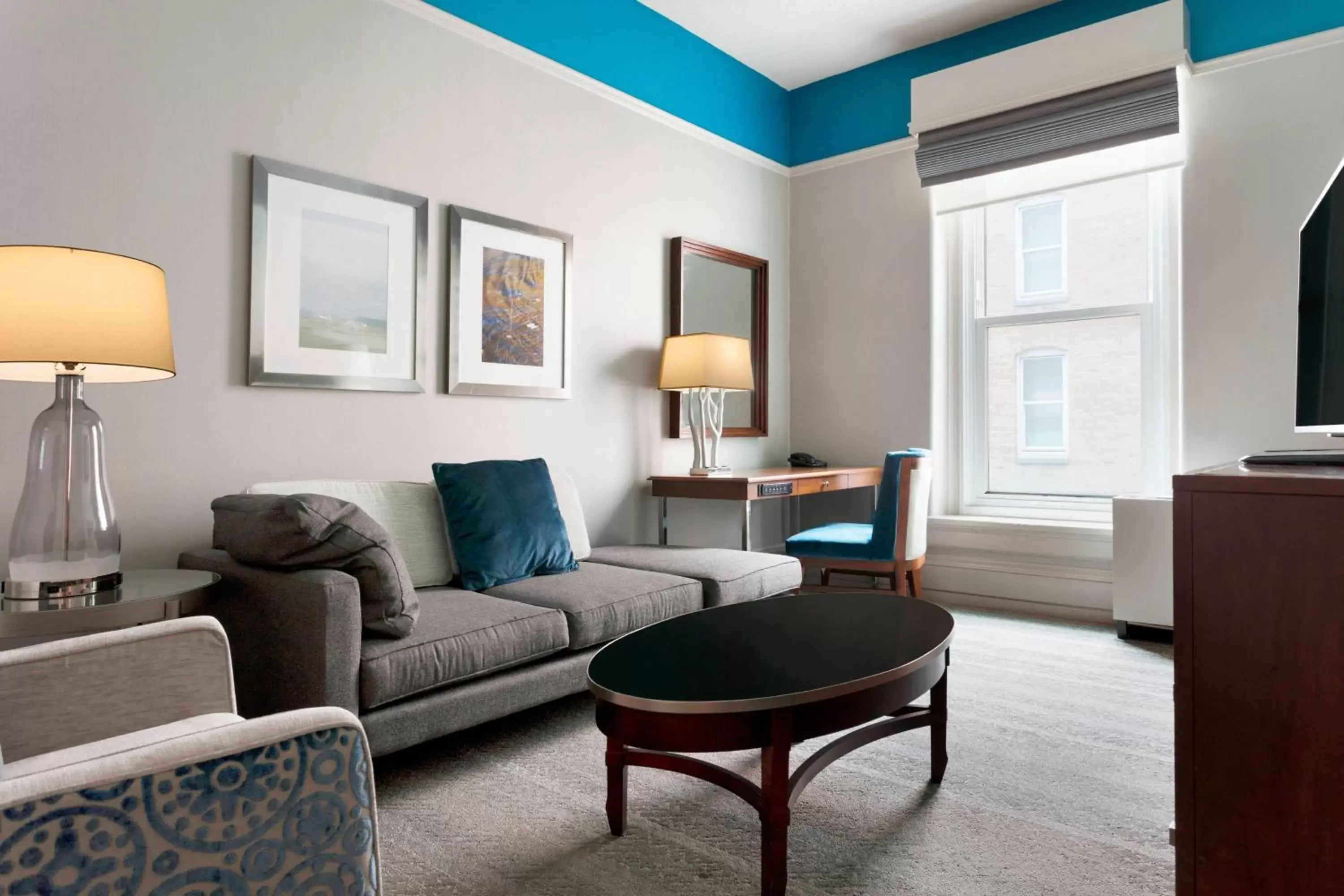 Living room, Seating Area in The Westin Great Southern Columbus