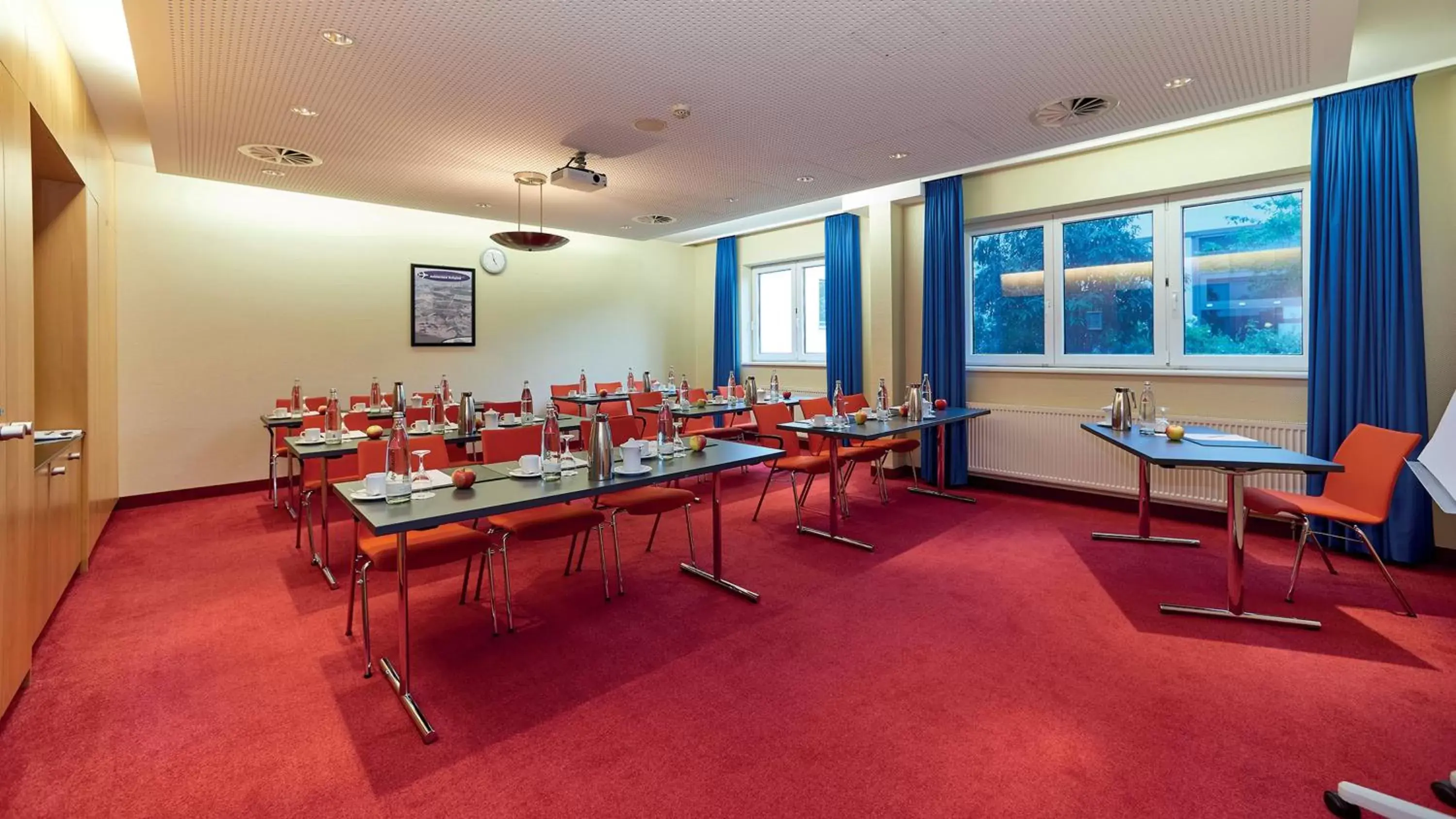 Meeting/conference room in Holiday Inn Berlin Airport - Conference Centre, an IHG Hotel