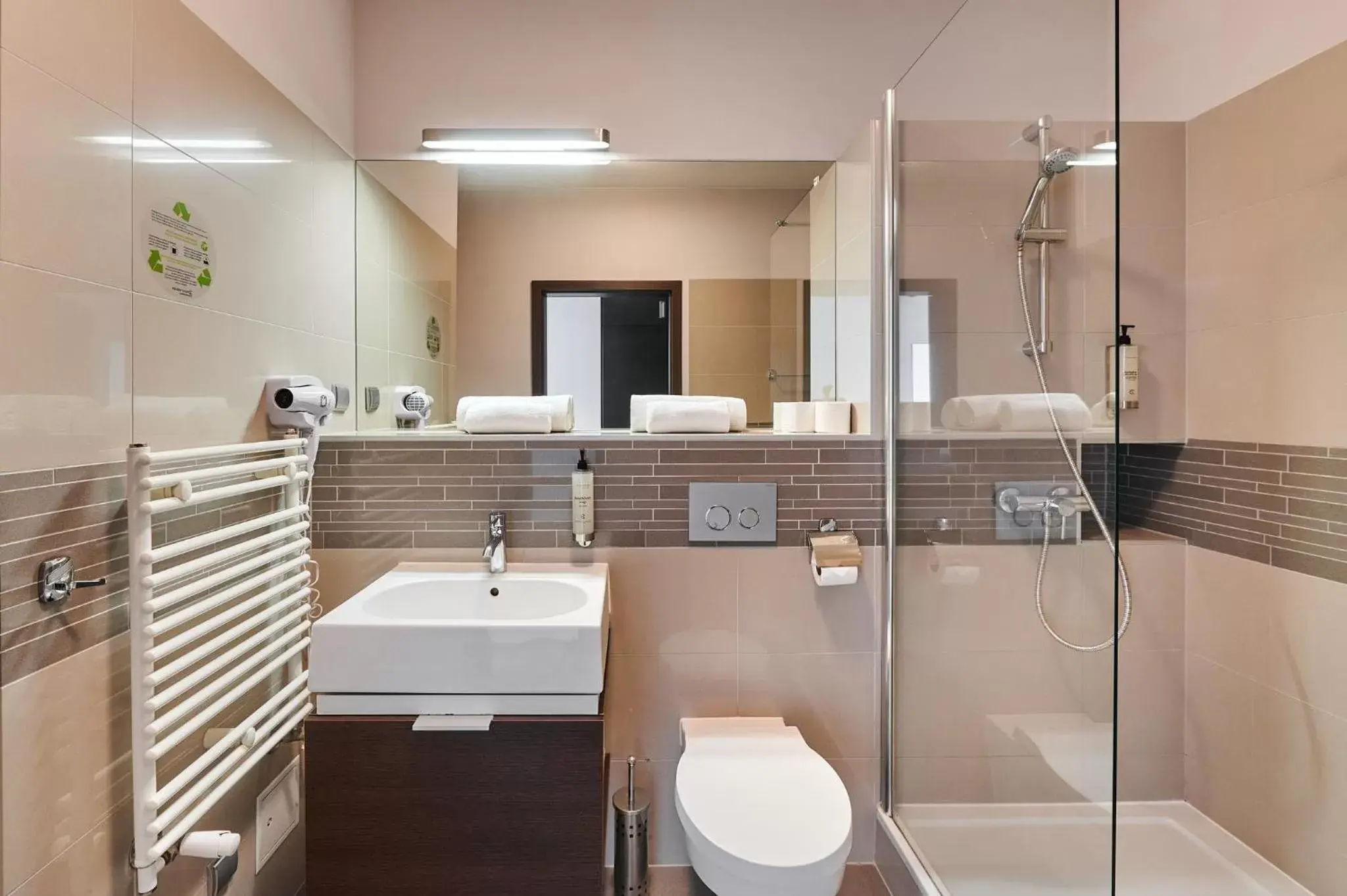 Shower, Bathroom in Golden Tulip Gdańsk Residence