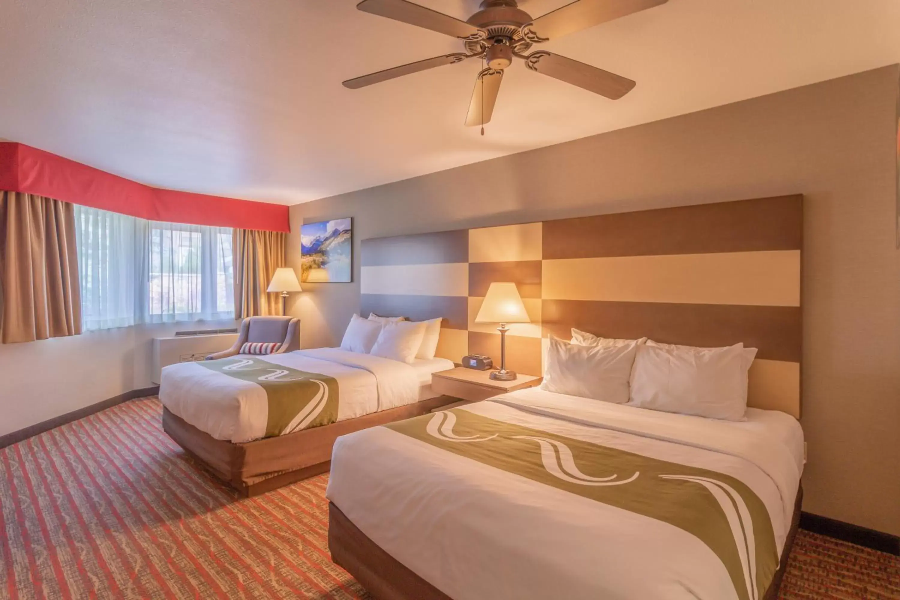 Photo of the whole room, Bed in Quality Inn near Rocky Mountain National Park