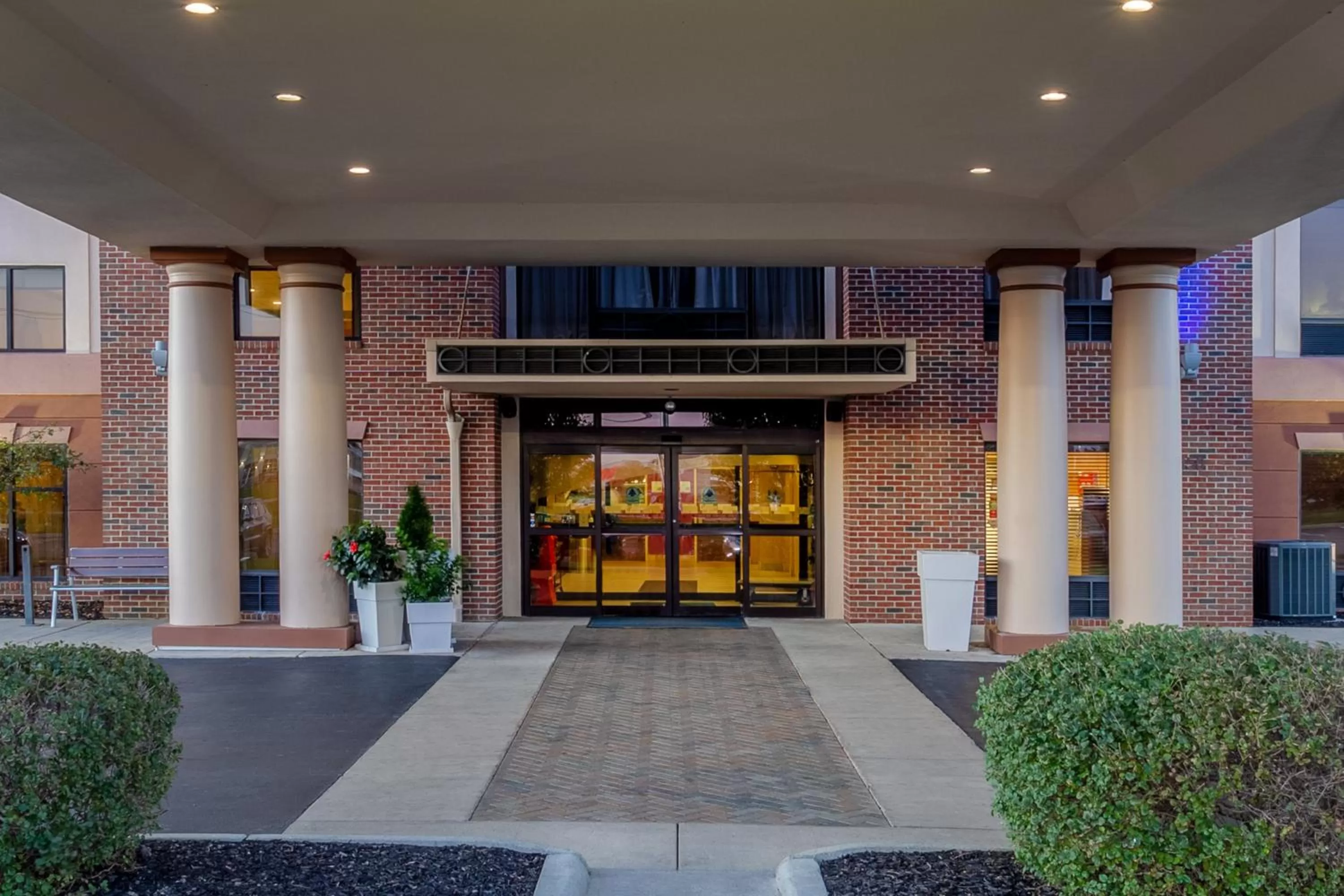 Property building in Holiday Inn Express Hotel & Suites Bowling Green by IHG