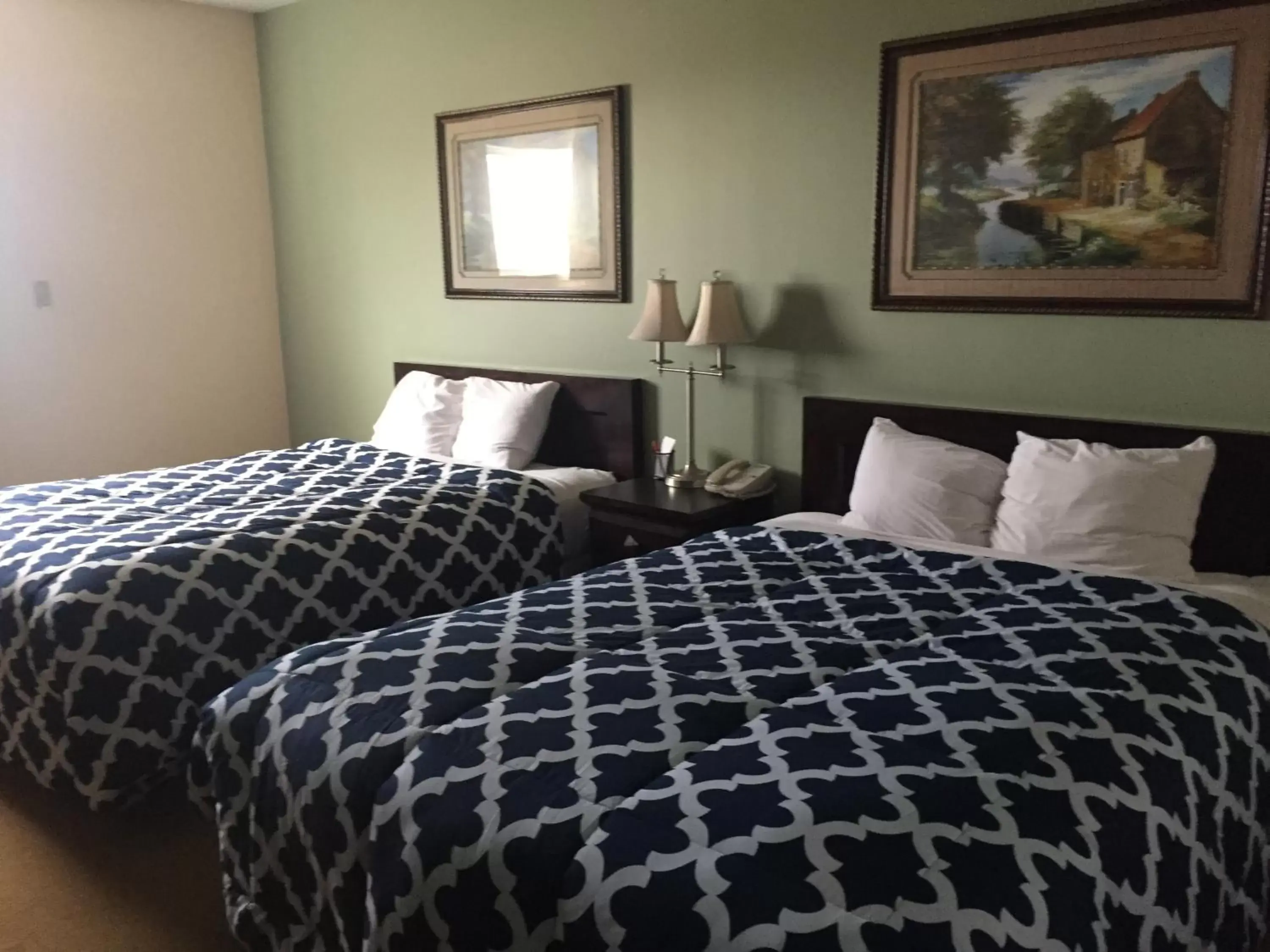 Photo of the whole room, Bed in Travel Inn & Suites