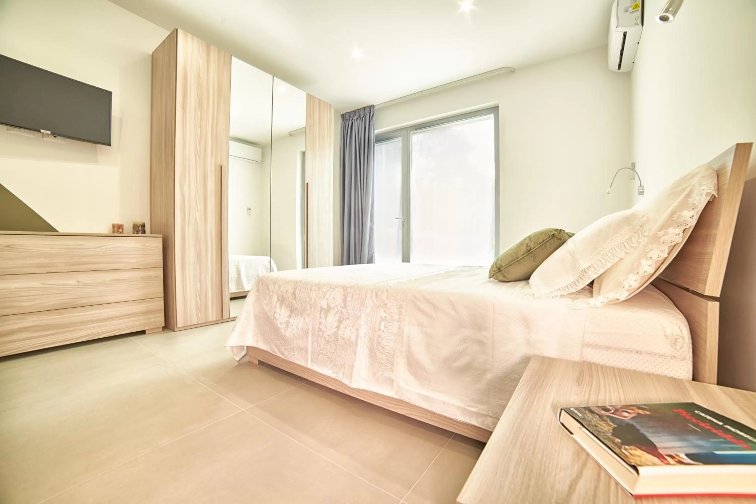 TV and multimedia, Bed in Il Casale di Monacella