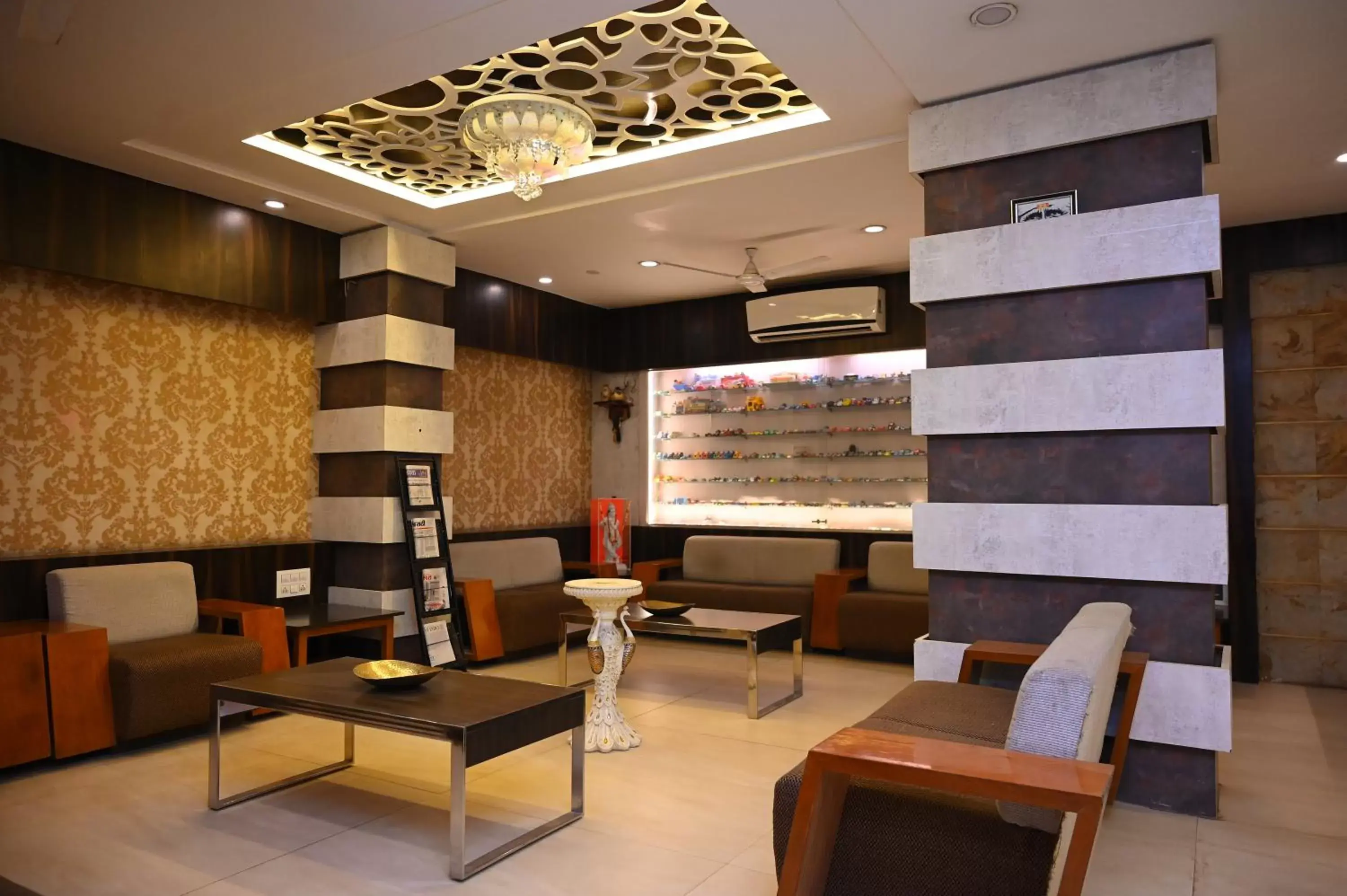 Lobby or reception in HOTEL CENTER POINT Lobby or reception in HOTEL CENTER POINT