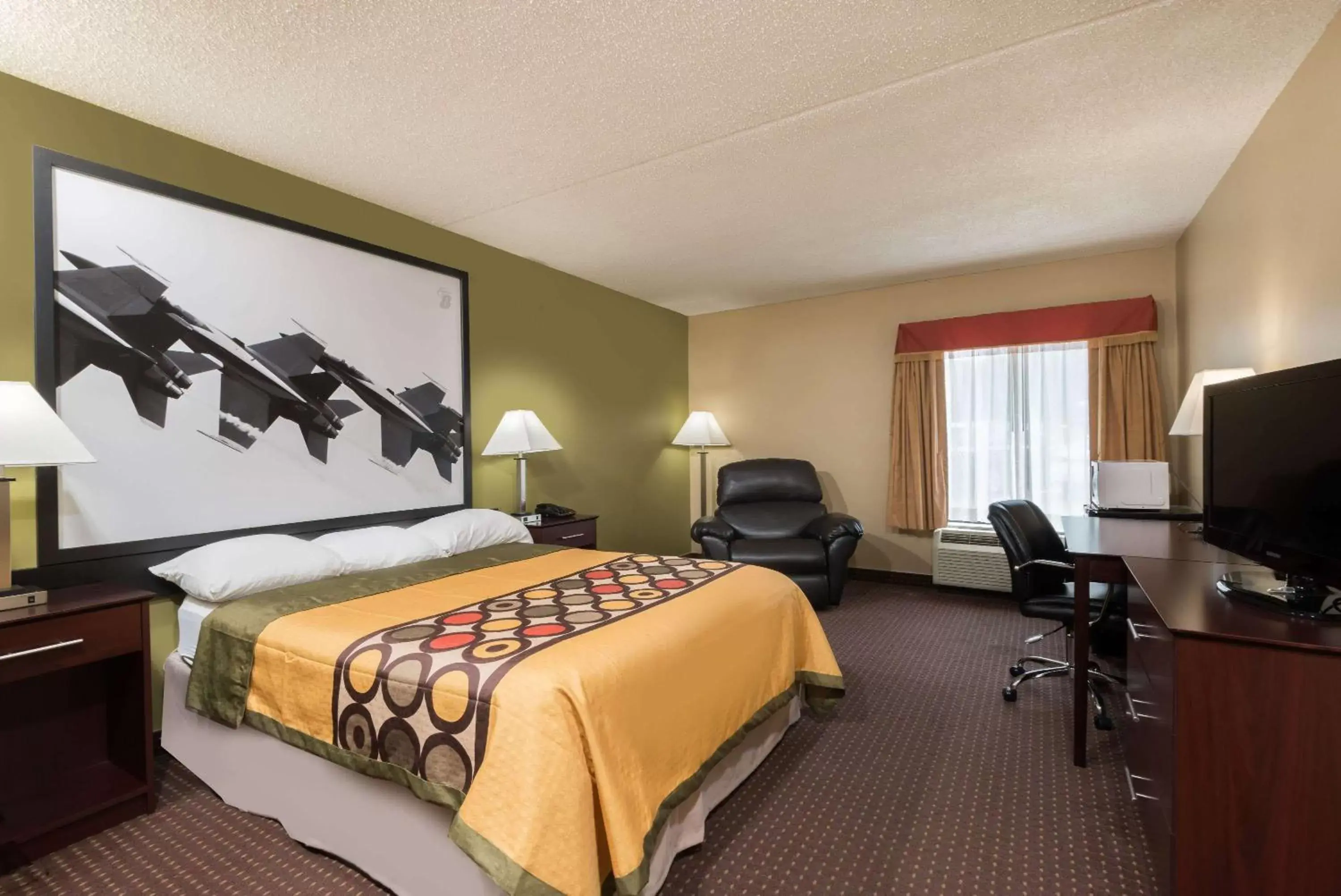 Photo of the whole room, Bed in Super 8 by Wyndham Miamisburg Dayton S Area OH Photo of the whole room, Bed in Super 8 by Wyndham Miamisburg Dayton S Area OH