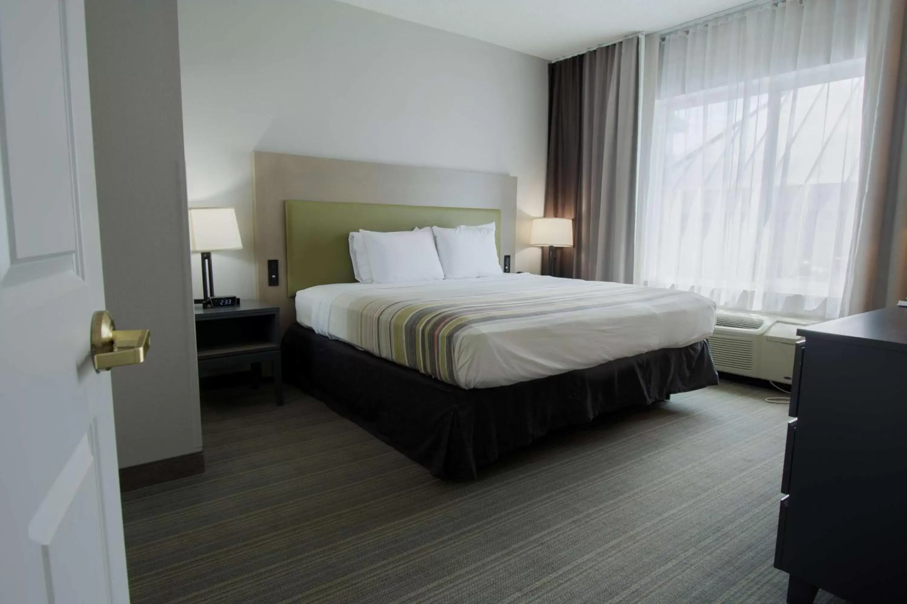 Photo of the whole room, Bed in Country Inn & Suites by Radisson, Augusta at I-20, GA