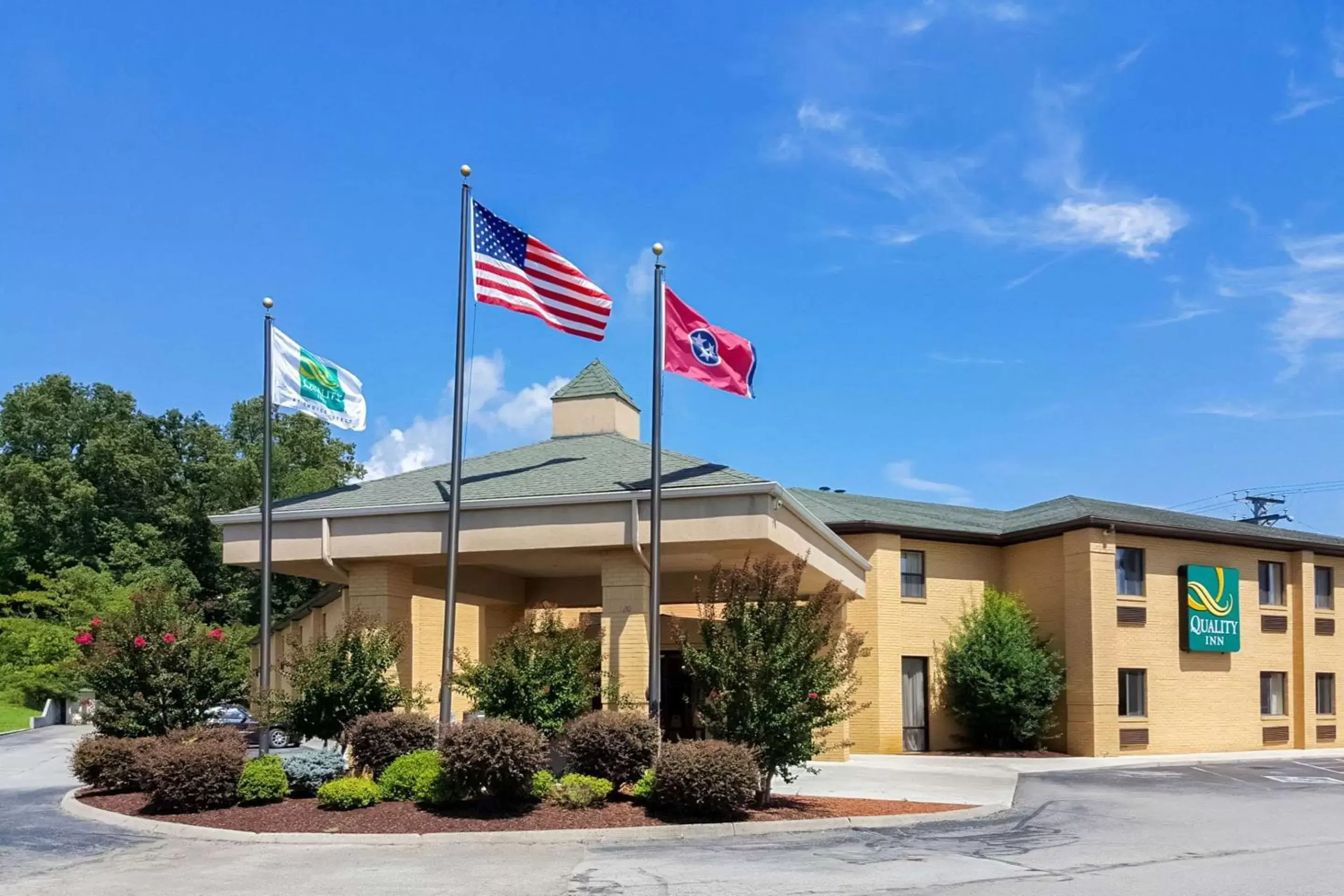 Property Building in Quality Inn - Clinton Knoxville North
