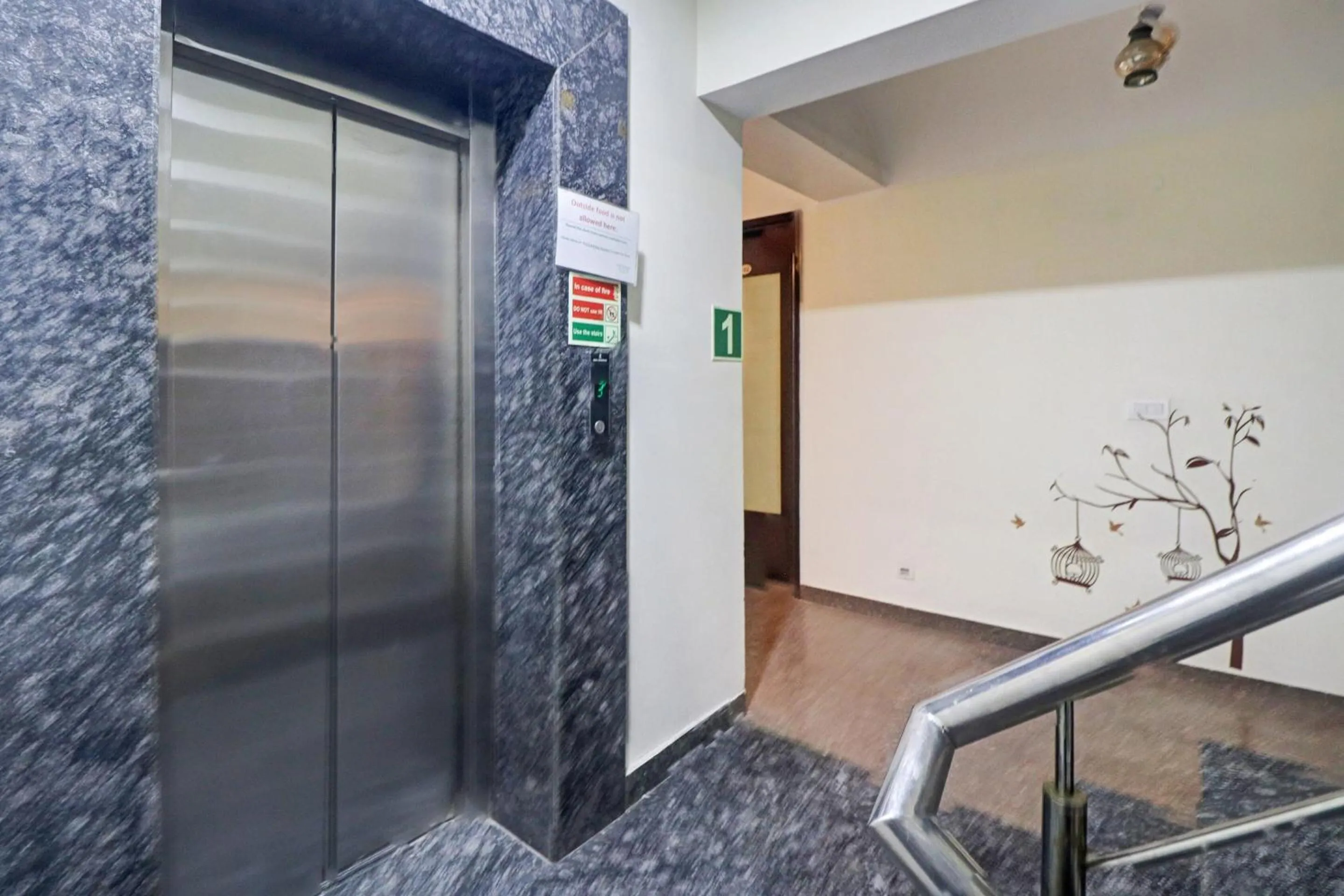 Lobby or reception in OYO 12675 Hotel Star Inn