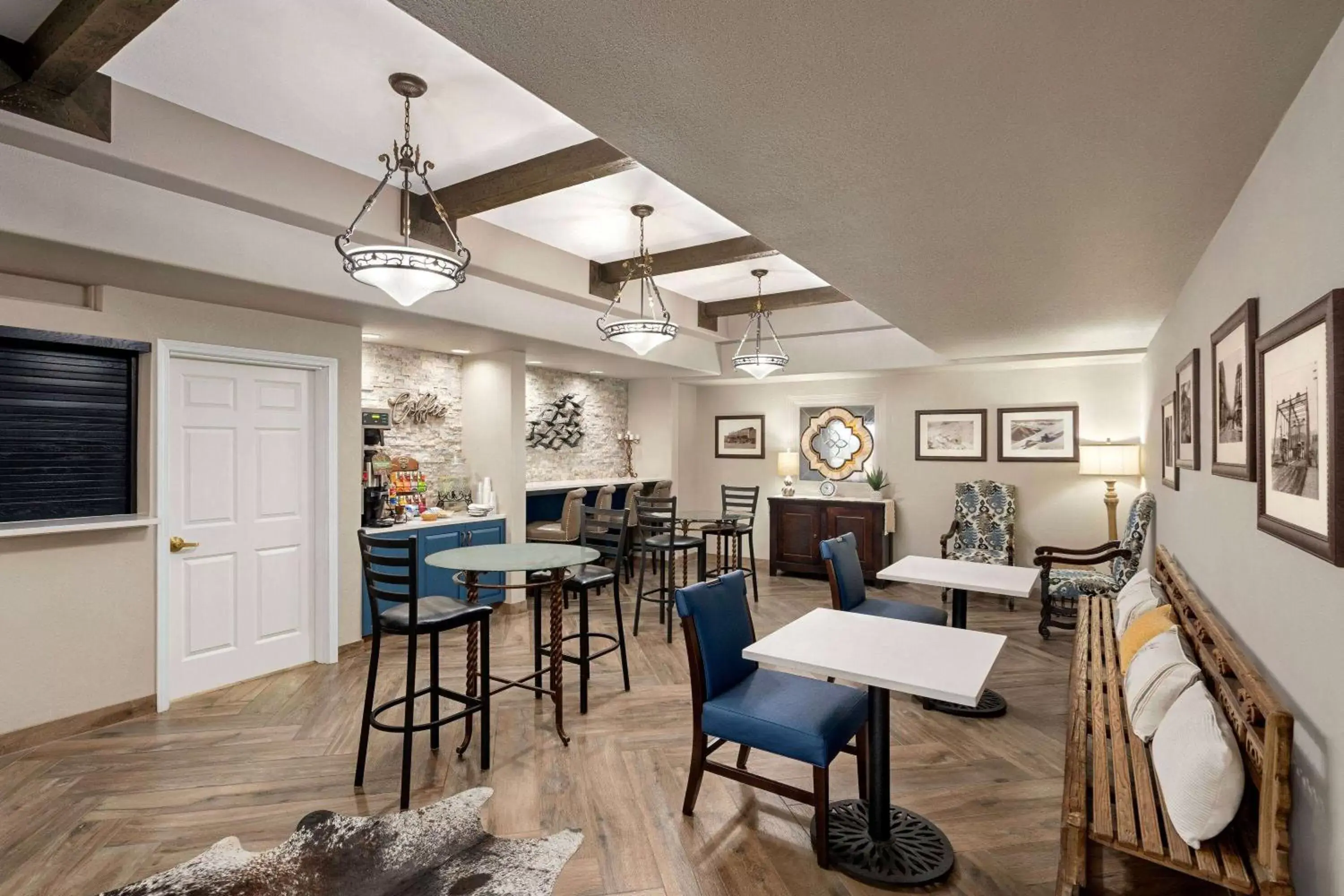 Restaurant/places to eat in La Quinta by Wyndham Trinidad Restaurant/places to eat in La Quinta by Wyndham Trinidad