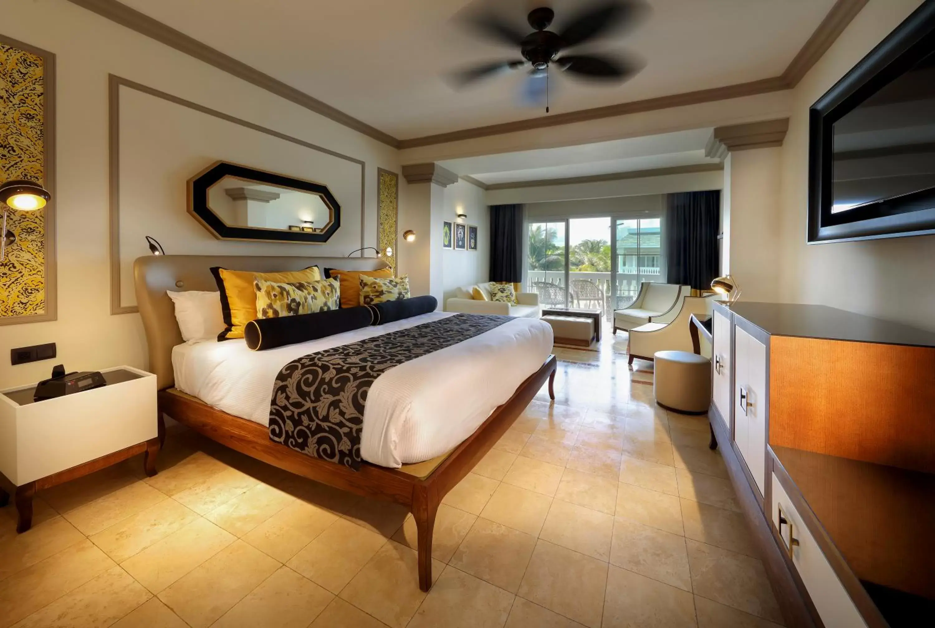 Bed in Grand Palladium Lady Hamilton Resort & Spa - All Inclusive