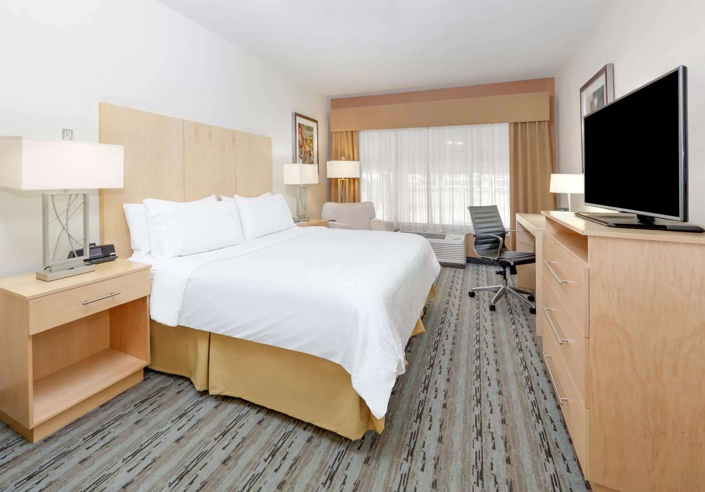 Bed in Holiday Inn Express & Suites San Antonio Brooks City Base, an IHG Hotel