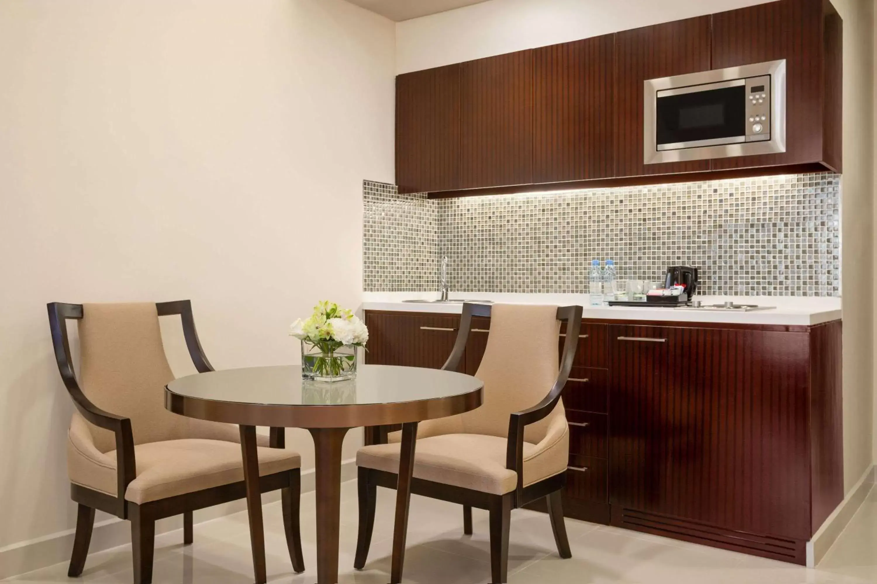 Photo of the whole room, Kitchen/Kitchenette in Wyndham Garden Manama