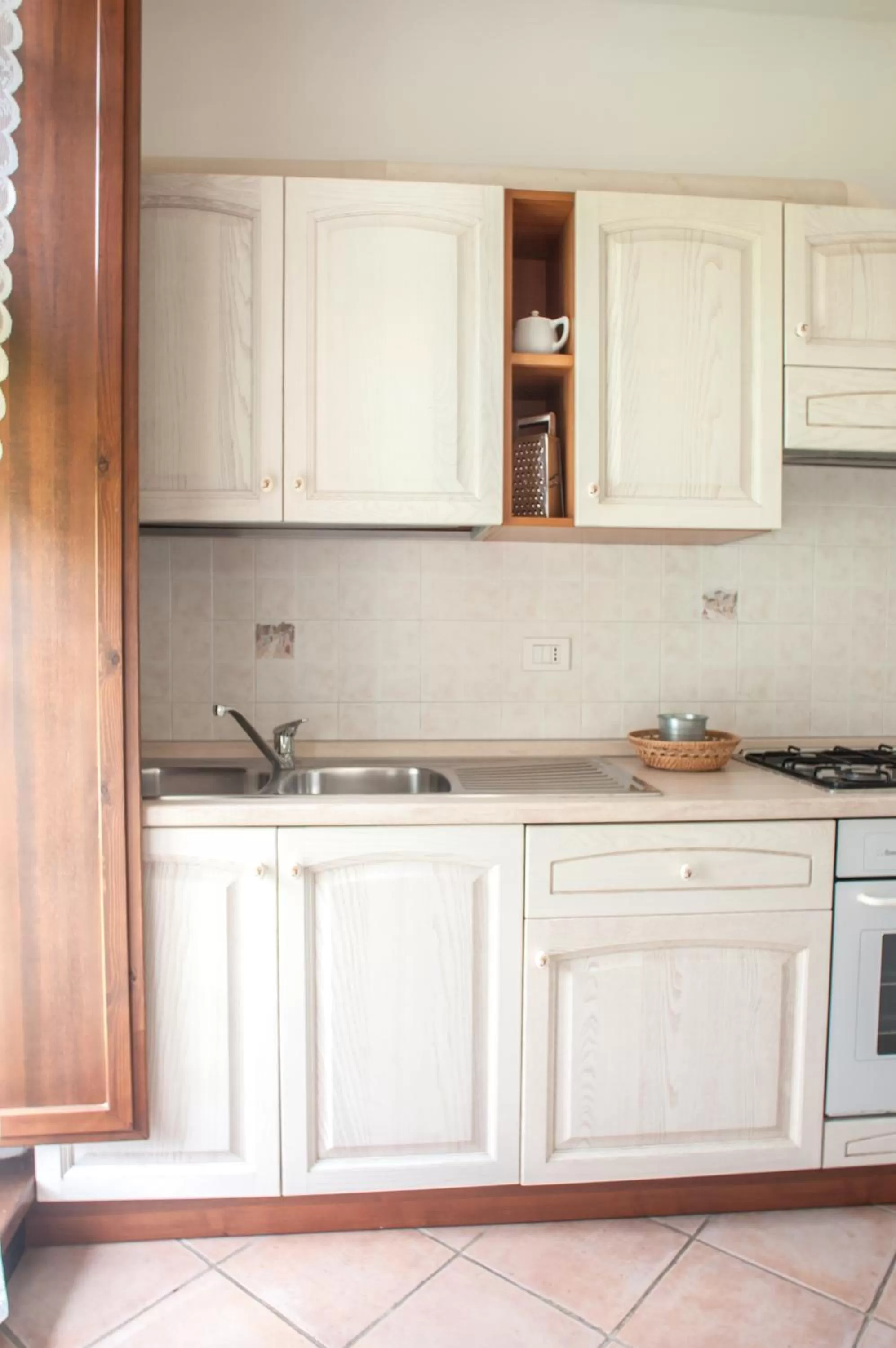 Kitchen or kitchenette, Kitchen/Kitchenette in CASALE LA FATA -tipico toscano immerso nelle colline tra Lucca e Versilia, 6 appartamenti indipendenti