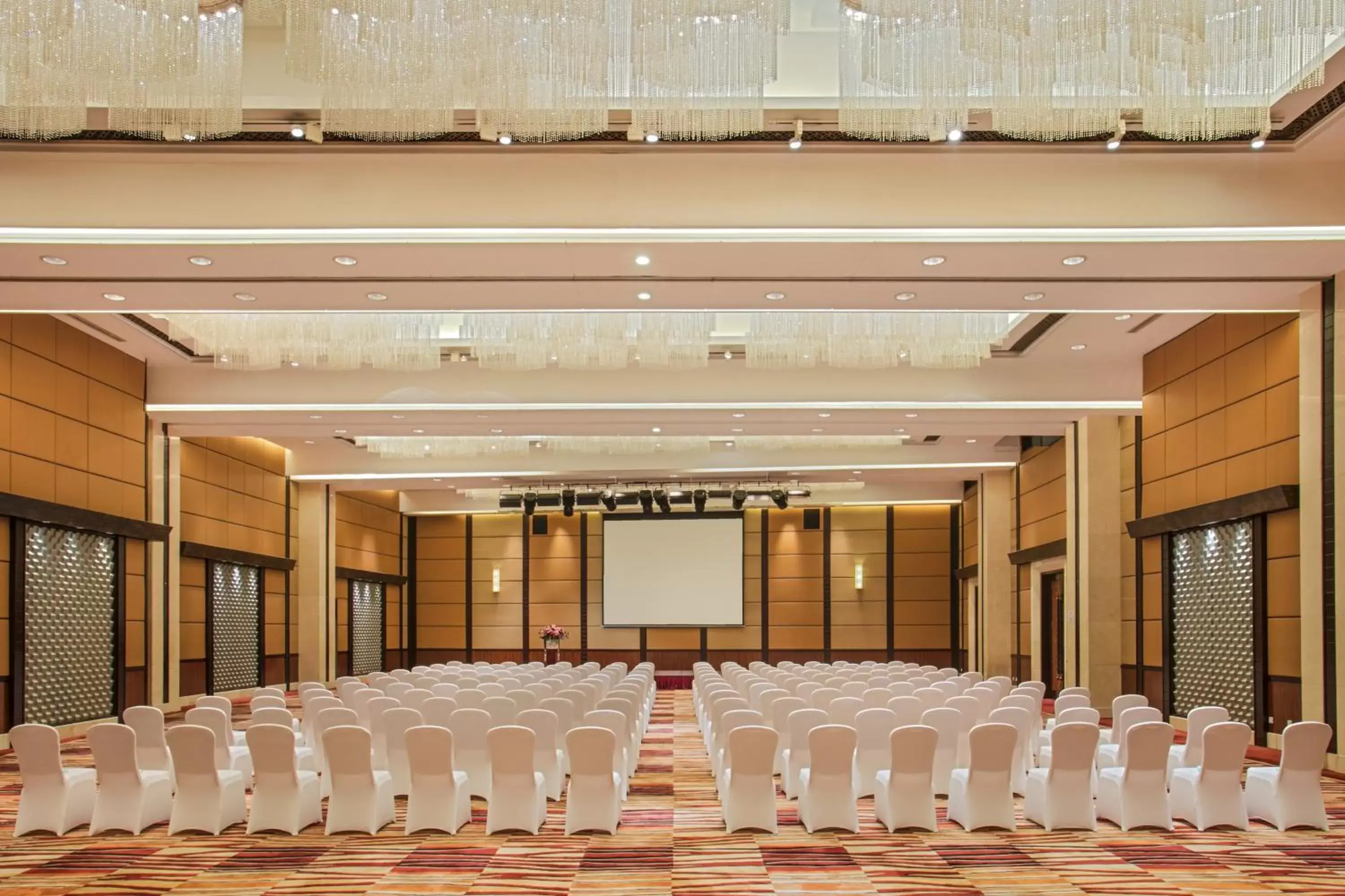 Banquet/Function facilities in Crowne Plaza Beijing International Airport, an IHG Hotel