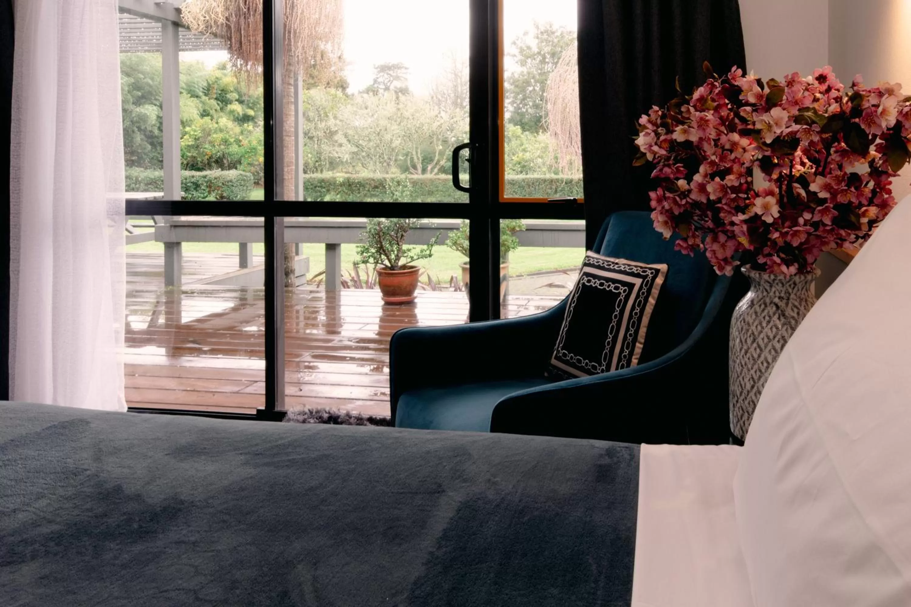 Bed in Aotearoa Lodge