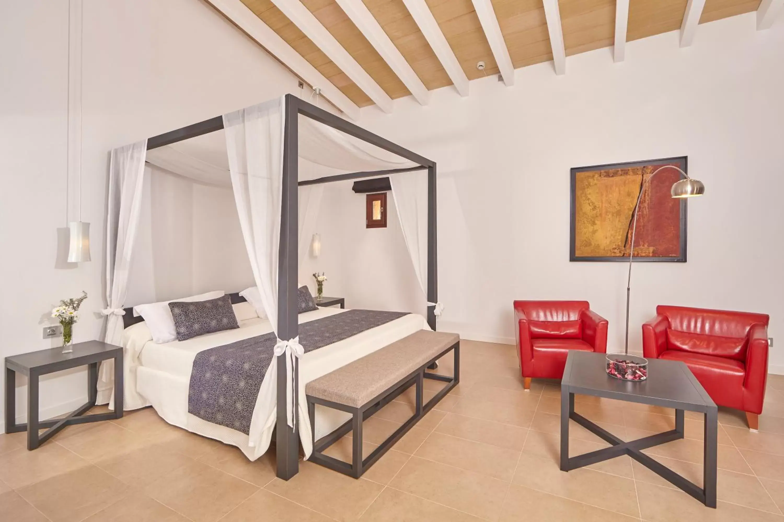 Bedroom, Seating Area in Bennoc Petit Hotel