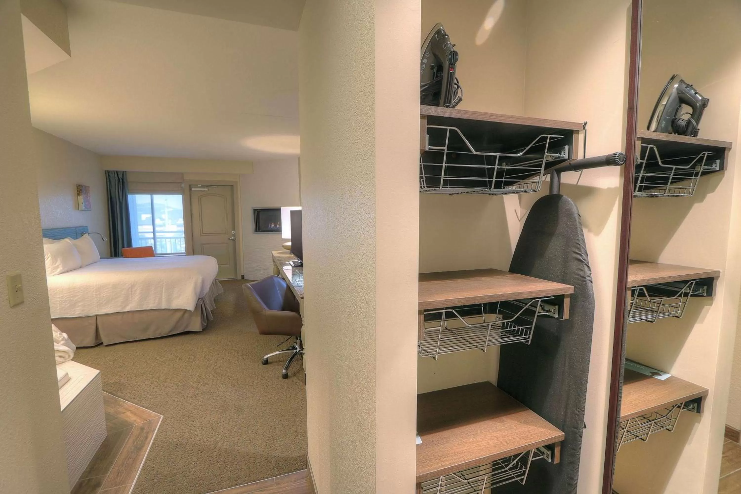 King Suite with Fireplace and Balcony in Hilton Garden Inn Pigeon Forge