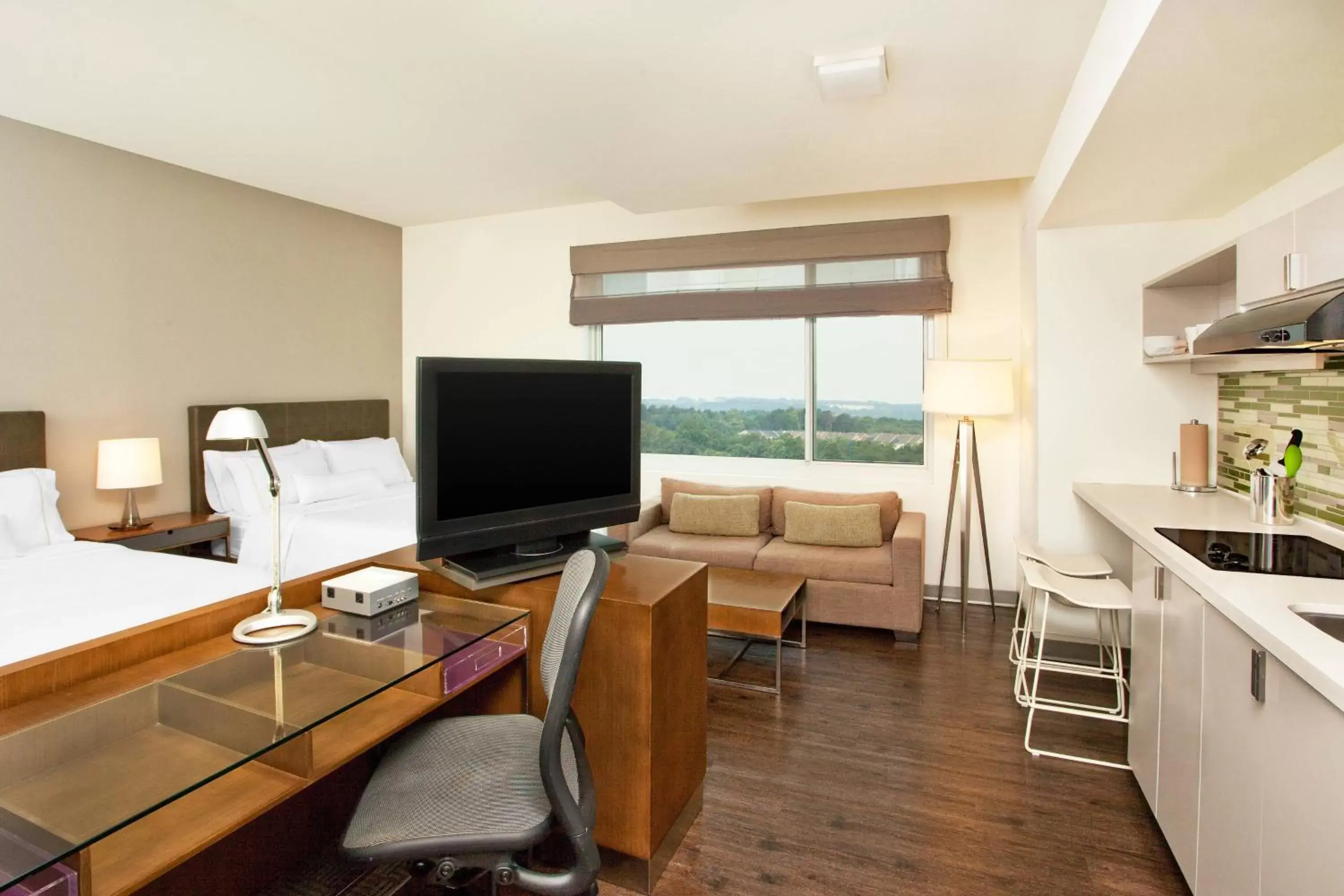 Photo of the whole room, TV/Entertainment Center in Element Arundel Mills BWI Airport