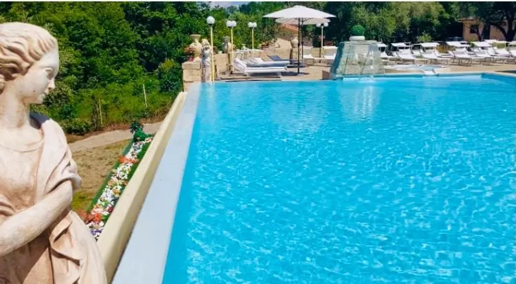 Swimming pool in Green Park Hotel & Residence