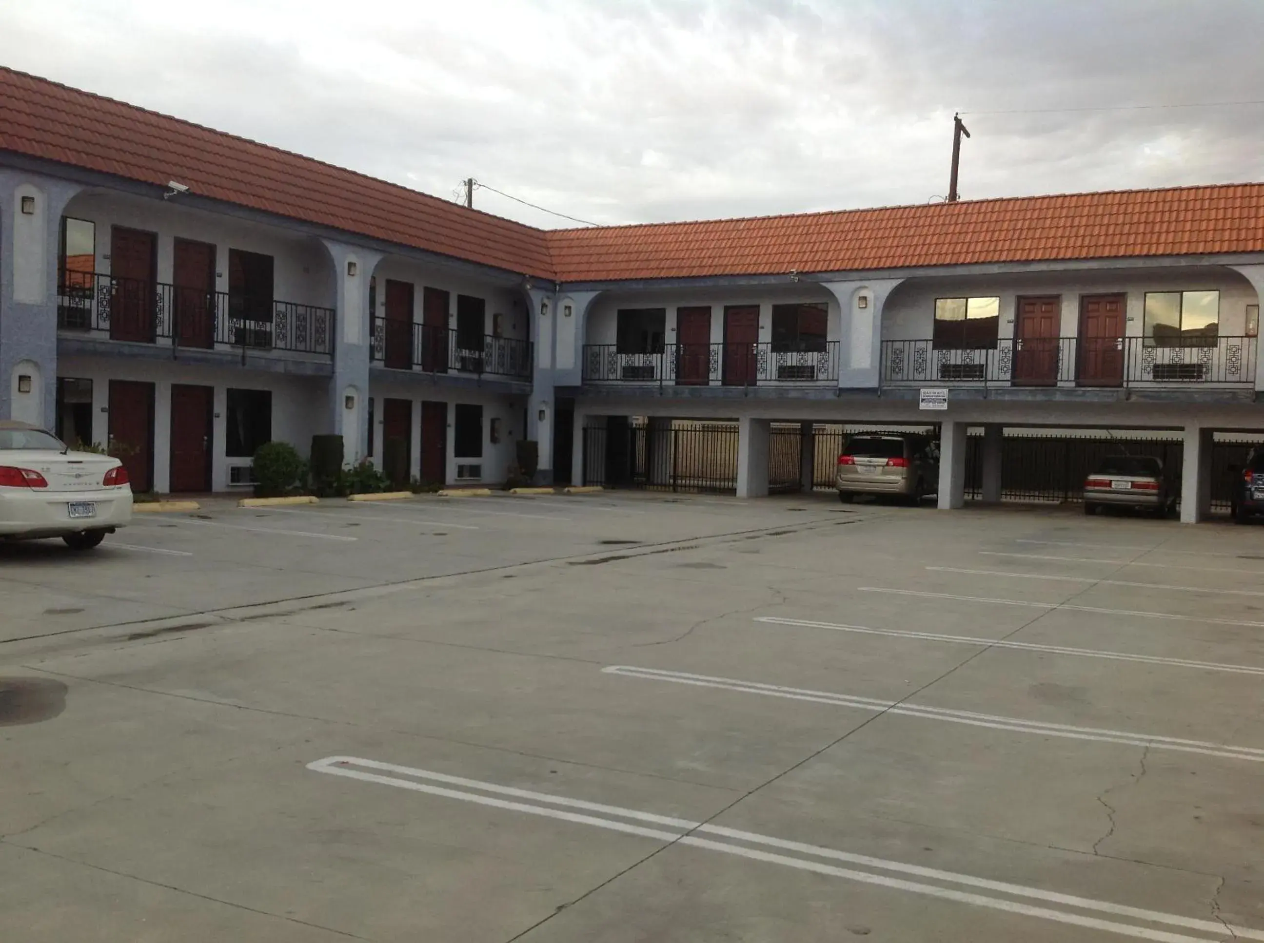 Property building in Beach Inn Property building in Beach Inn