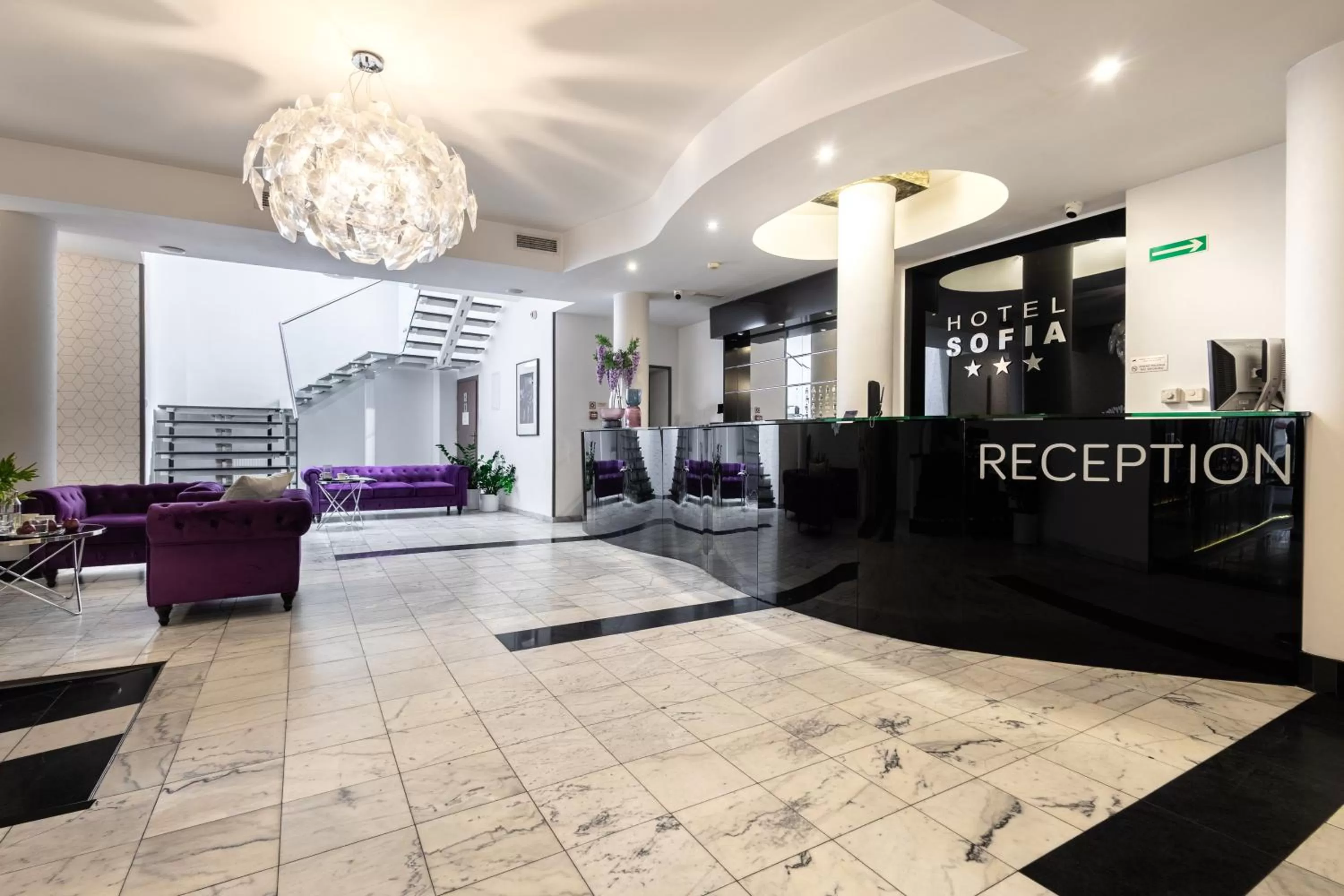 Lobby or reception in Hotel Sofia by The Railway Station Wroclaw