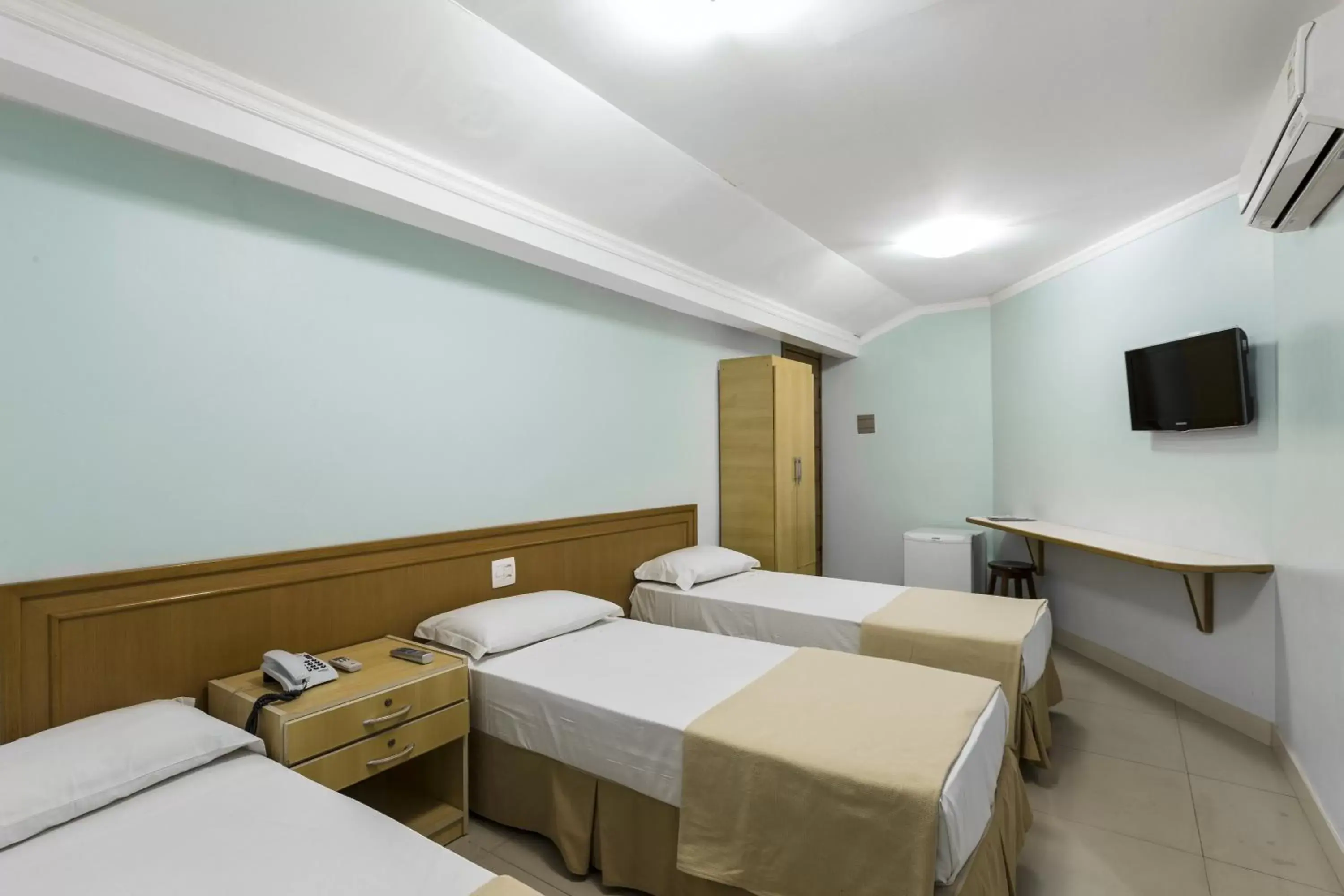 Photo of the whole room, Bed in Pompeu Rio Hotel