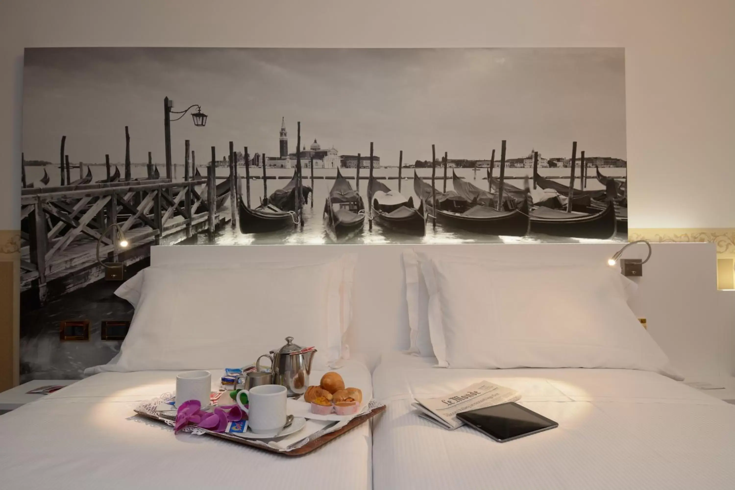 Bed in UNAHOTELS Ala Venezia-Adults 16