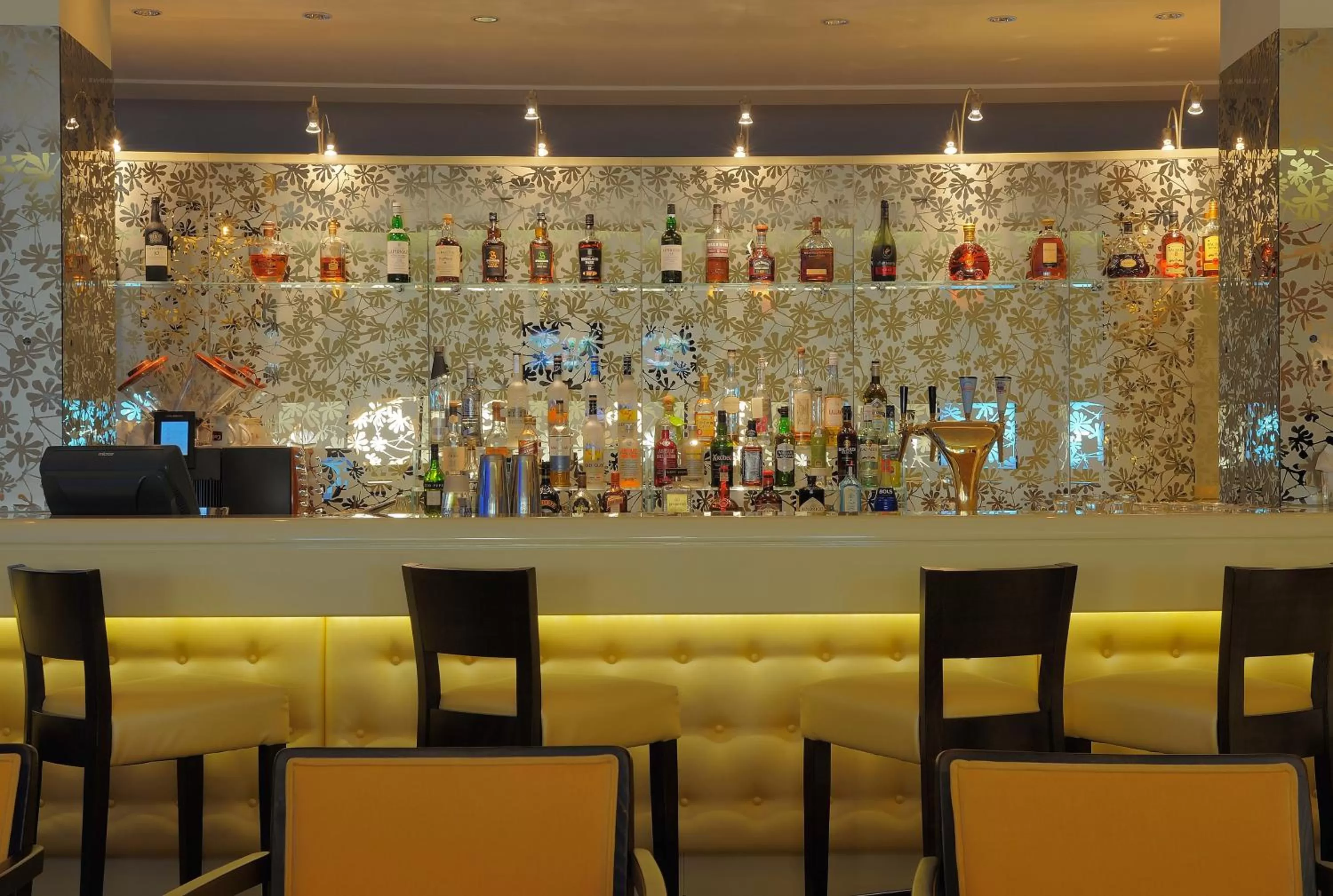 Lounge or bar in Radisson Blu Hotel, St. Gallen