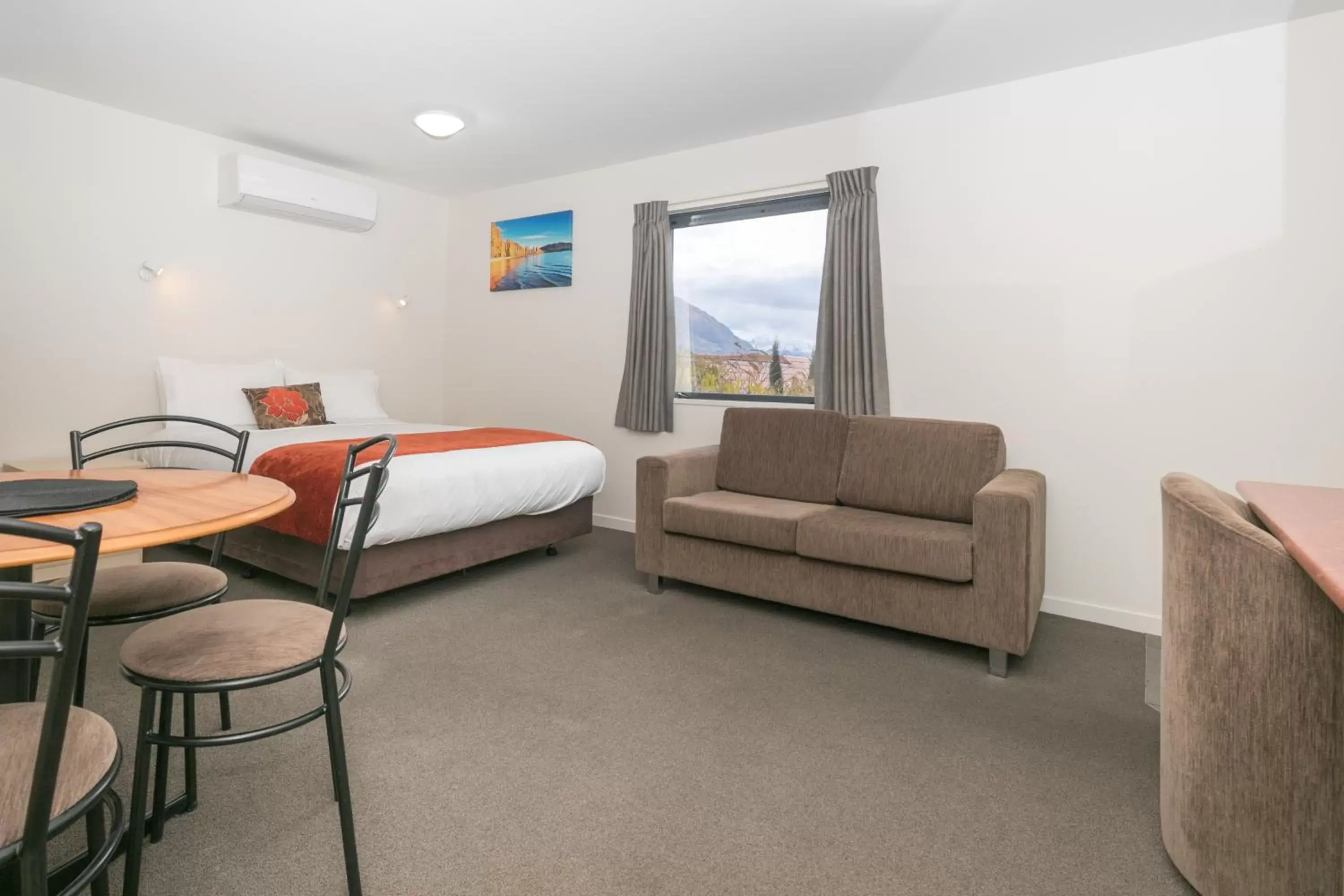 Photo of the whole room in Bella Vista Motel Lake Wanaka