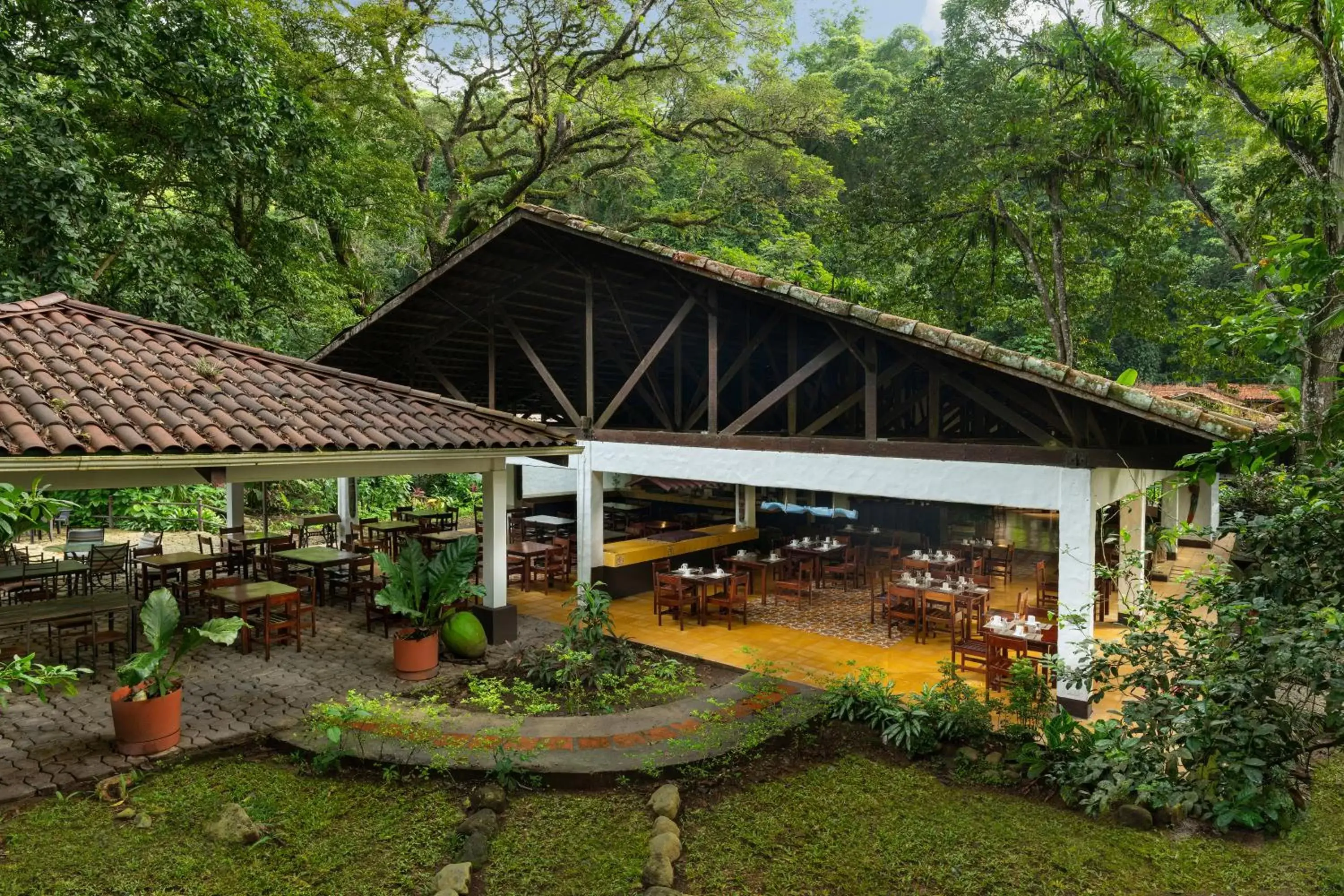 Restaurant/places to eat, Property Building in Villa Lapas Jungle Village