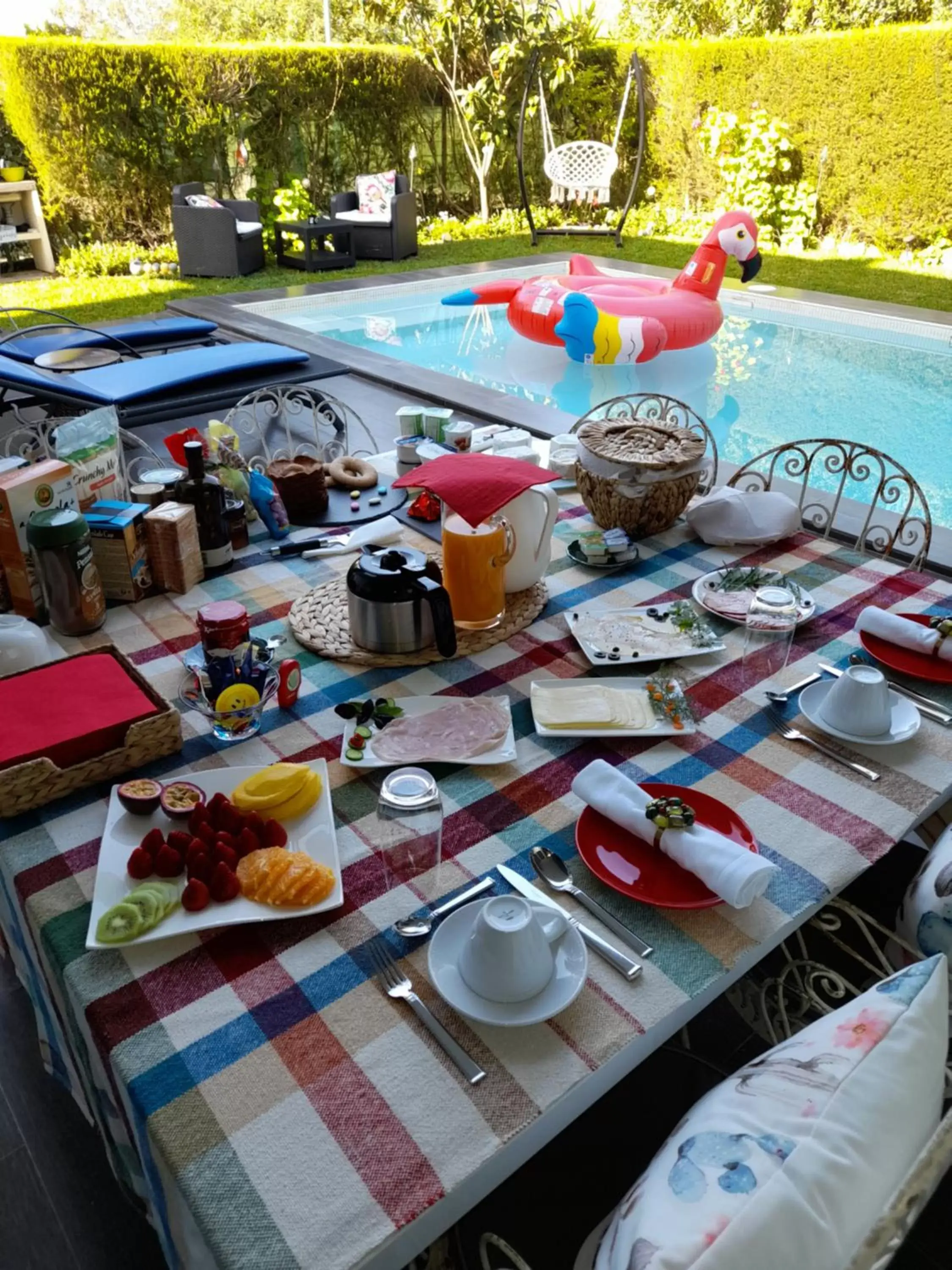 Breakfast in Tavira independent suite with Pool at Casa Reflexos