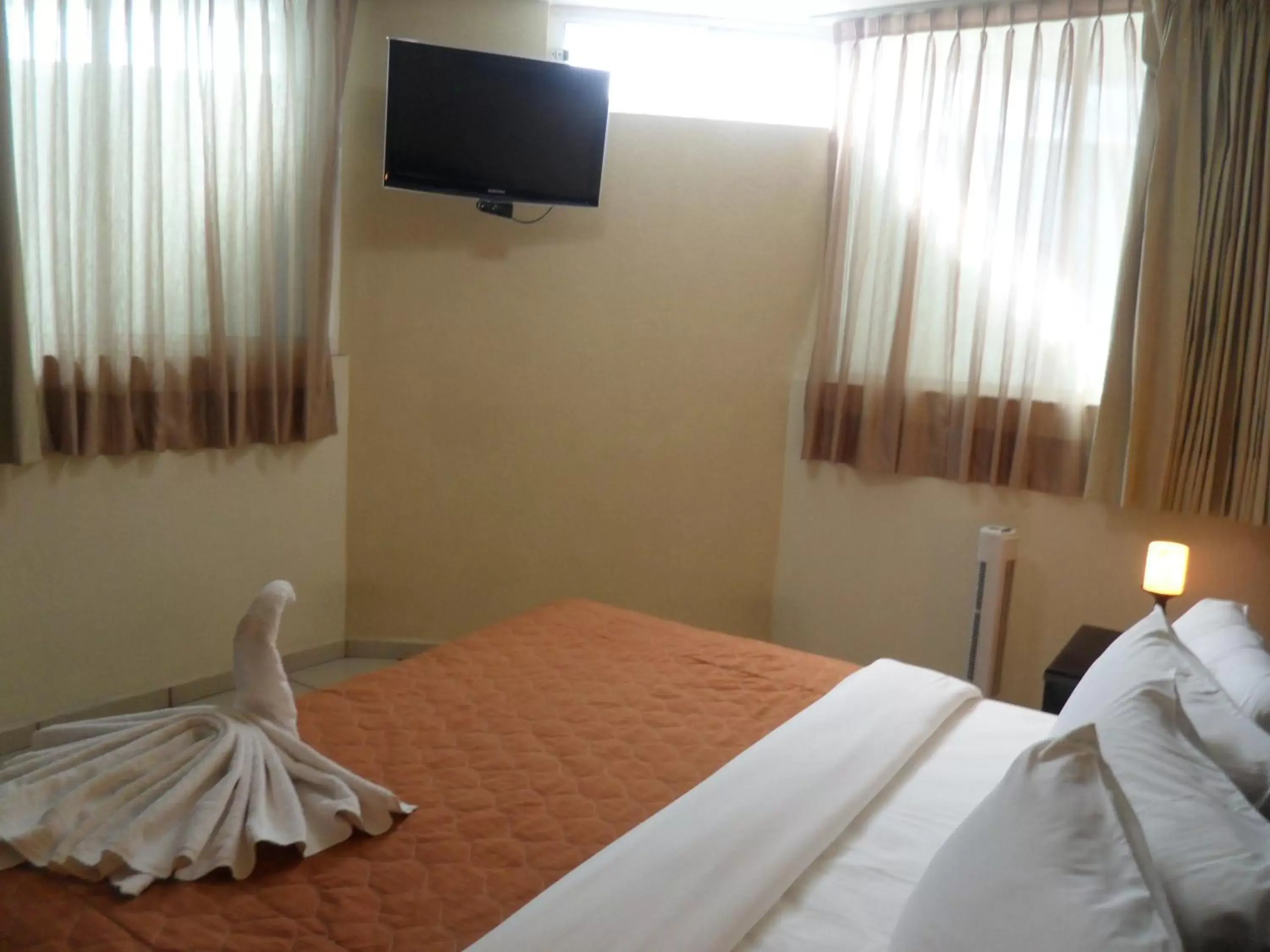 TV and multimedia, Bed in Hotel Suite Azomali