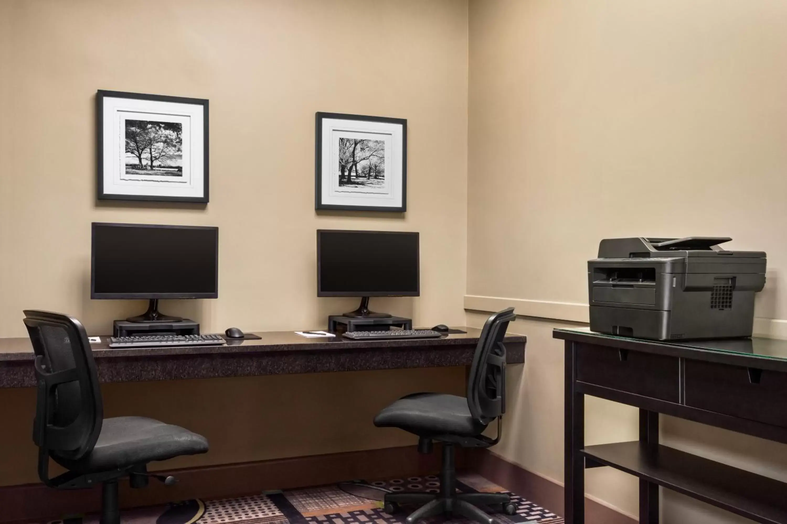Business facilities, Business Area/Conference Room in Royal Hotel West Edmonton, Trademark Collection by Wyndham