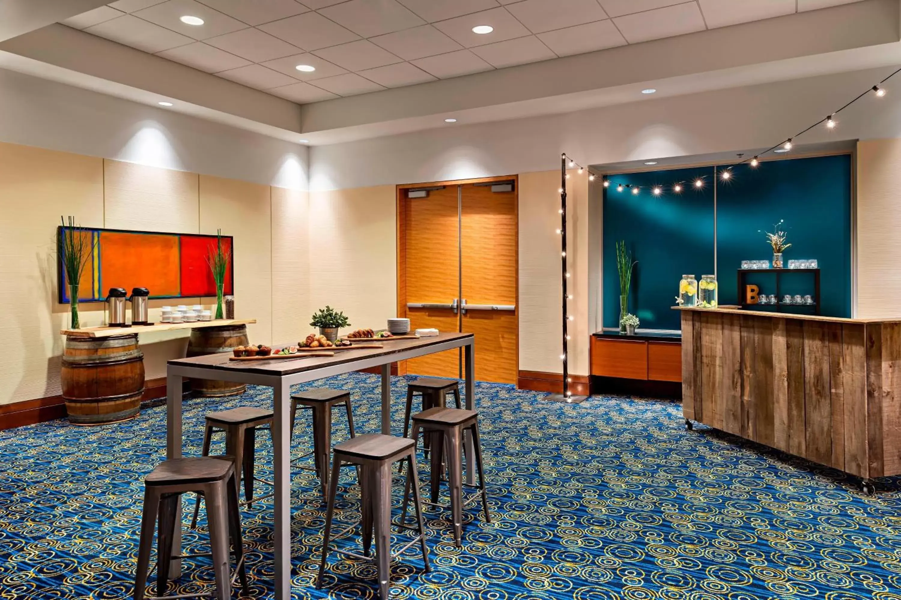 Meeting/conference room in Marriott Montreal Airport In-Terminal Hotel