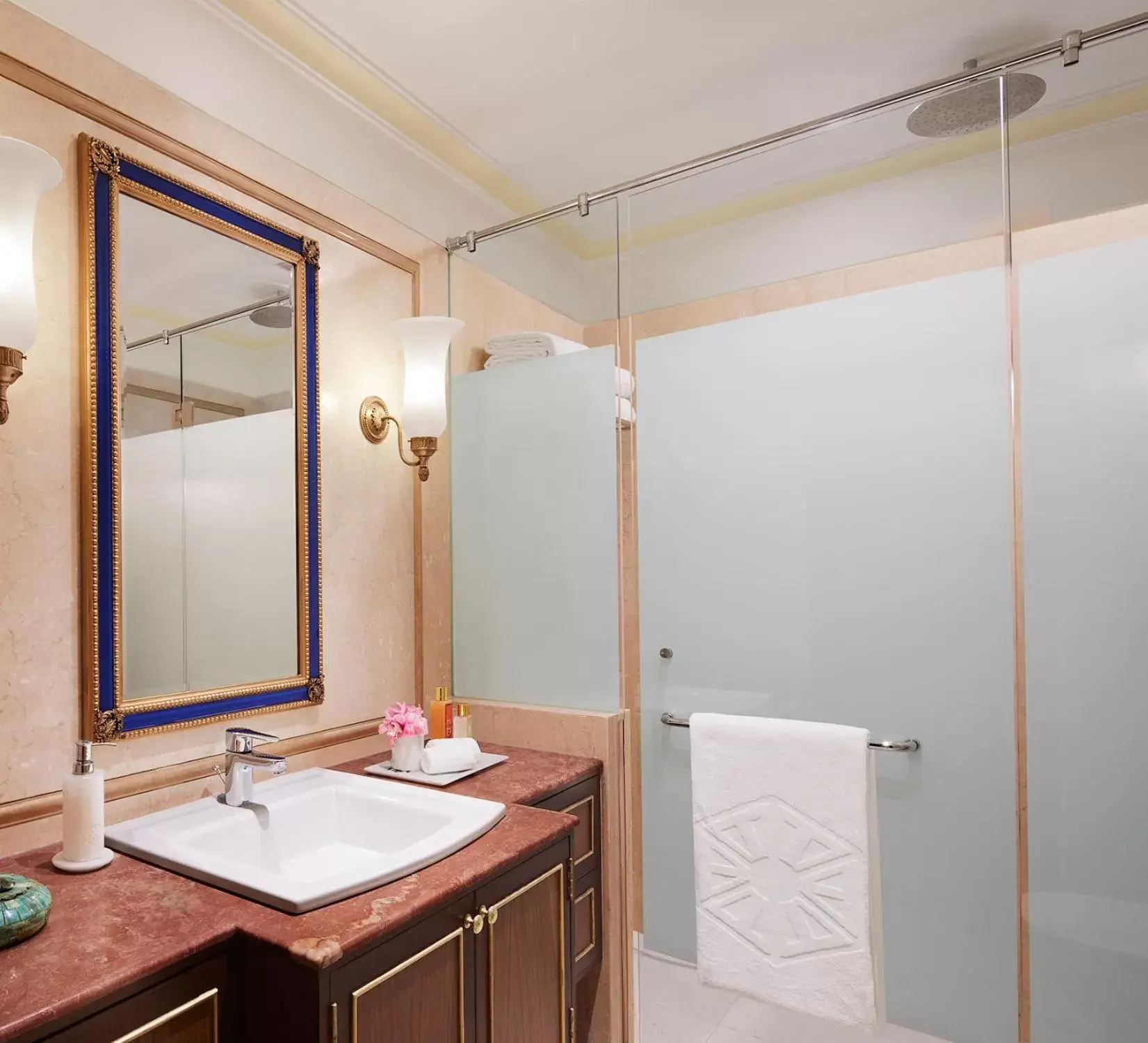 Bathroom in Taj Fateh Prakash Palace Udaipur