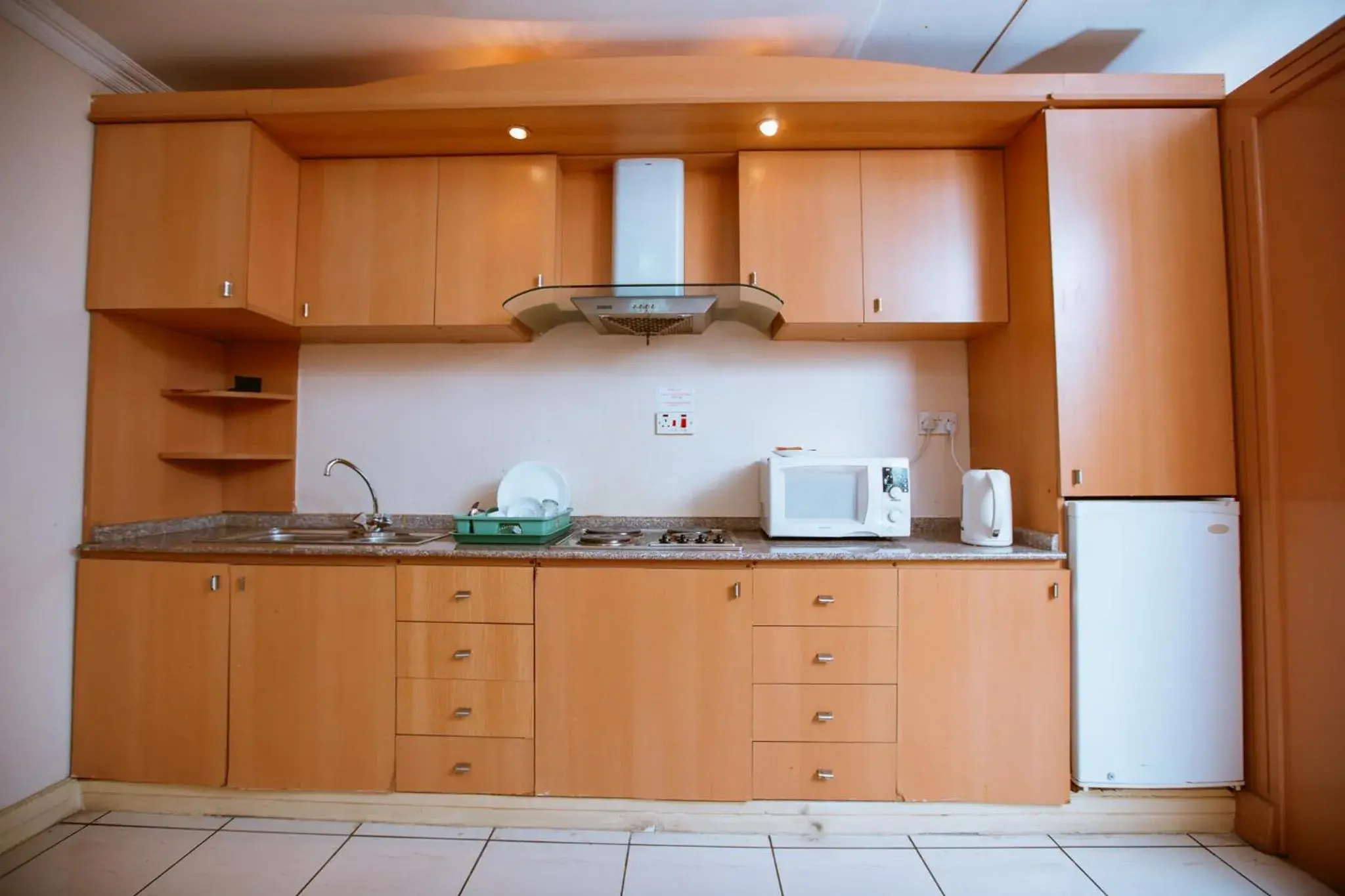 Kitchen/Kitchenette in Mayfair Hotel