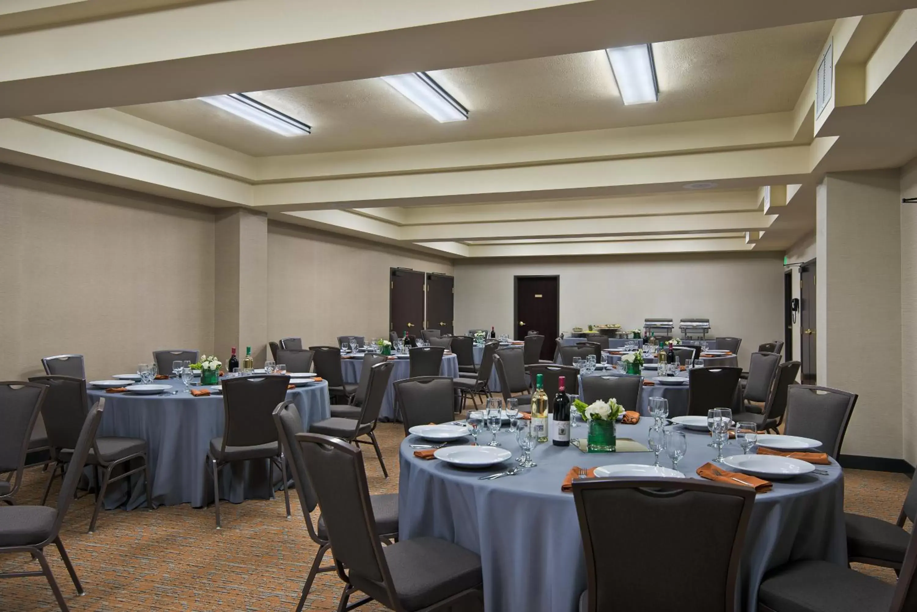Banquet/Function facilities, Restaurant/Places to Eat in Oxford Suites Spokane Downtown