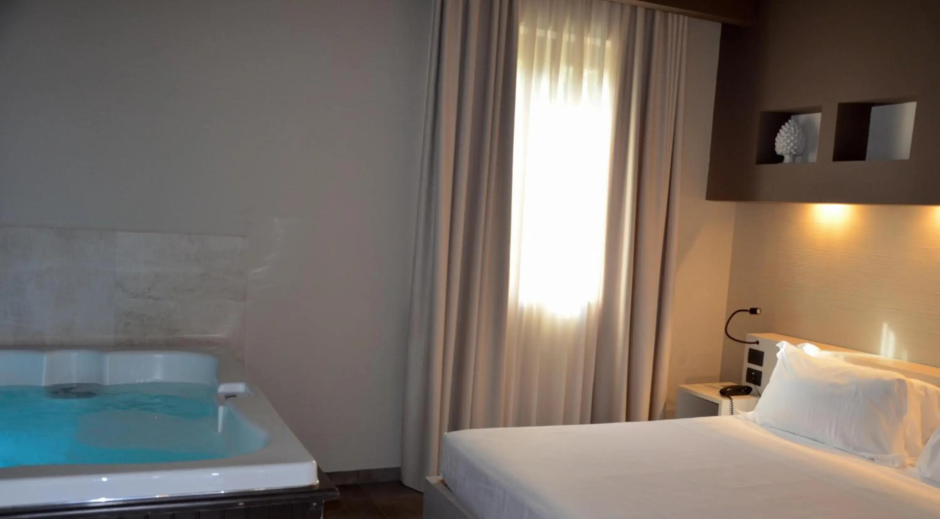 Hot Tub, Bed in Best Western Plus Hotel Terre di Eolo