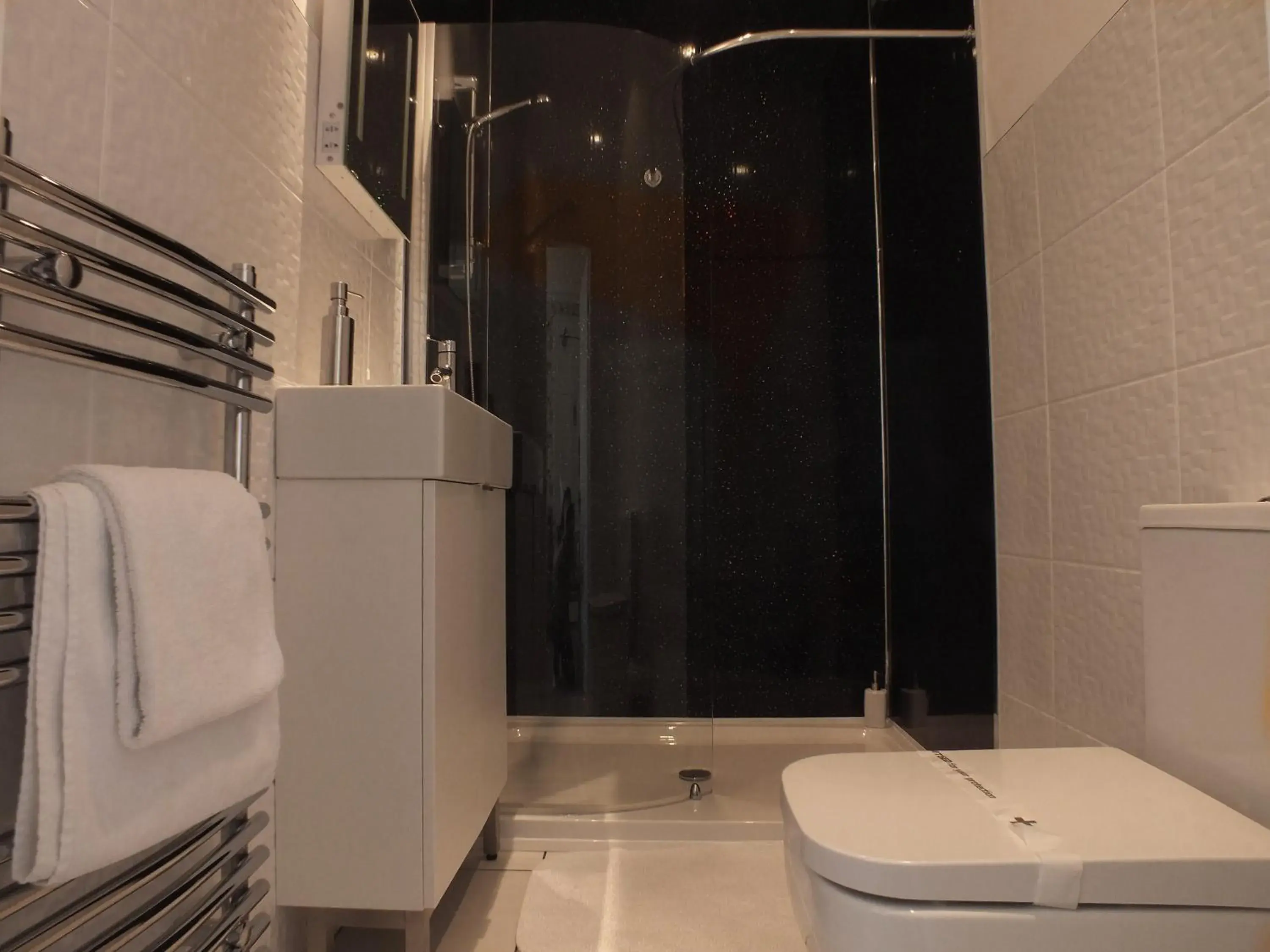 Bathroom in Hedgefield House