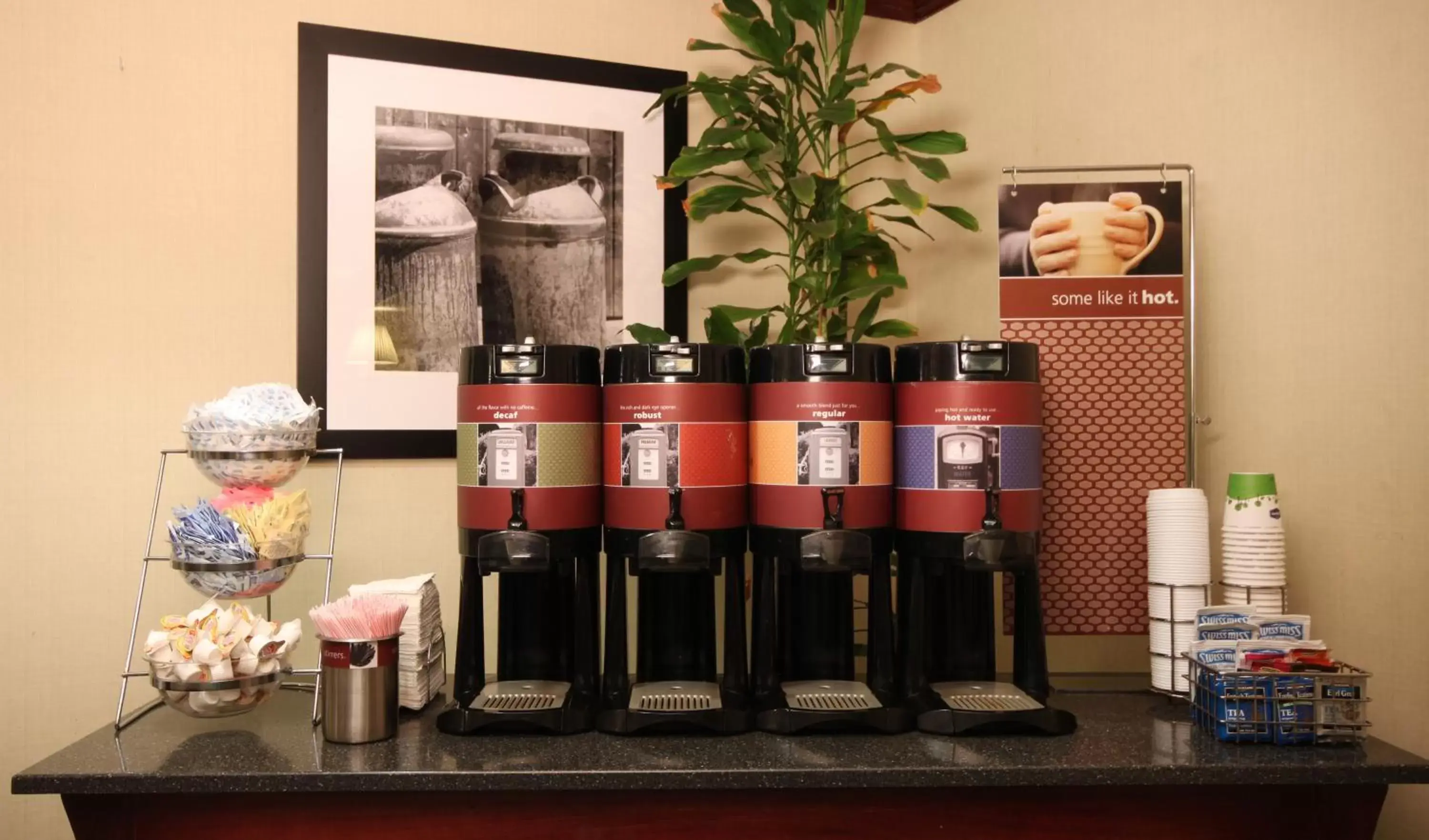 Coffee/tea facilities in SureStay Hotel by Best Western Secaucus Meadowlands