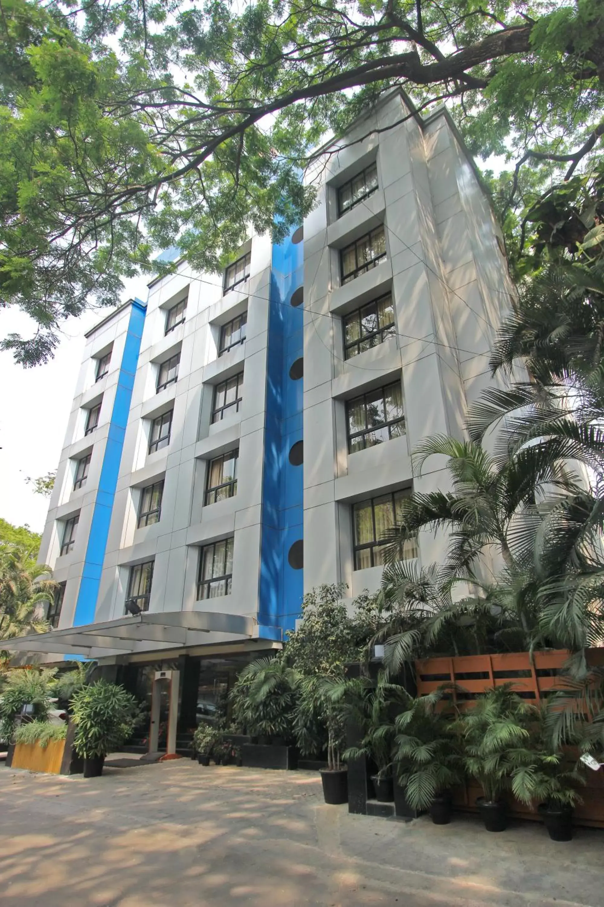 Property Building in Hotel Park Central Comfort- E- Suites