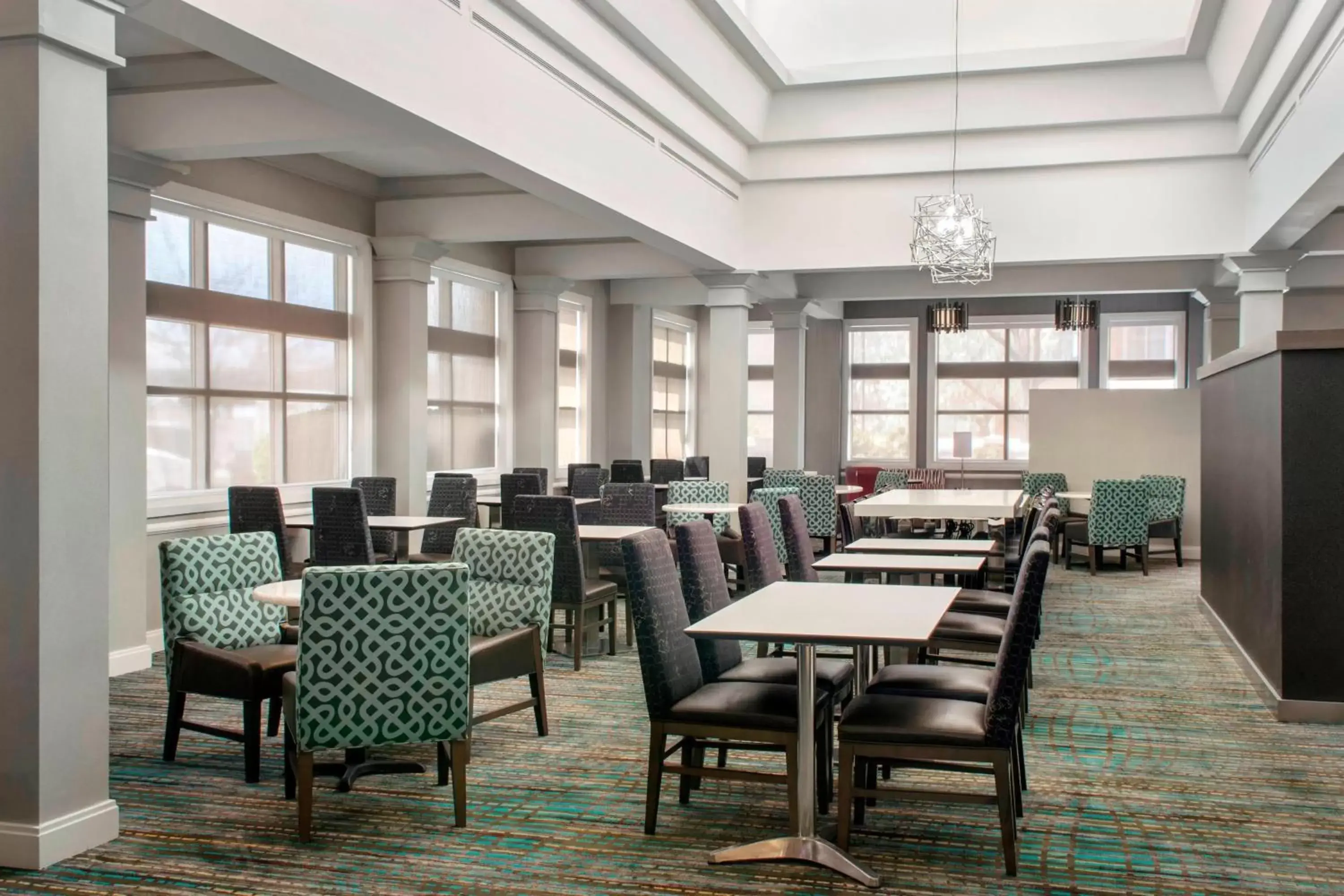 Lobby or reception, Restaurant/Places to Eat in Residence Inn by Marriott Newark Elizabeth/Liberty International Airport