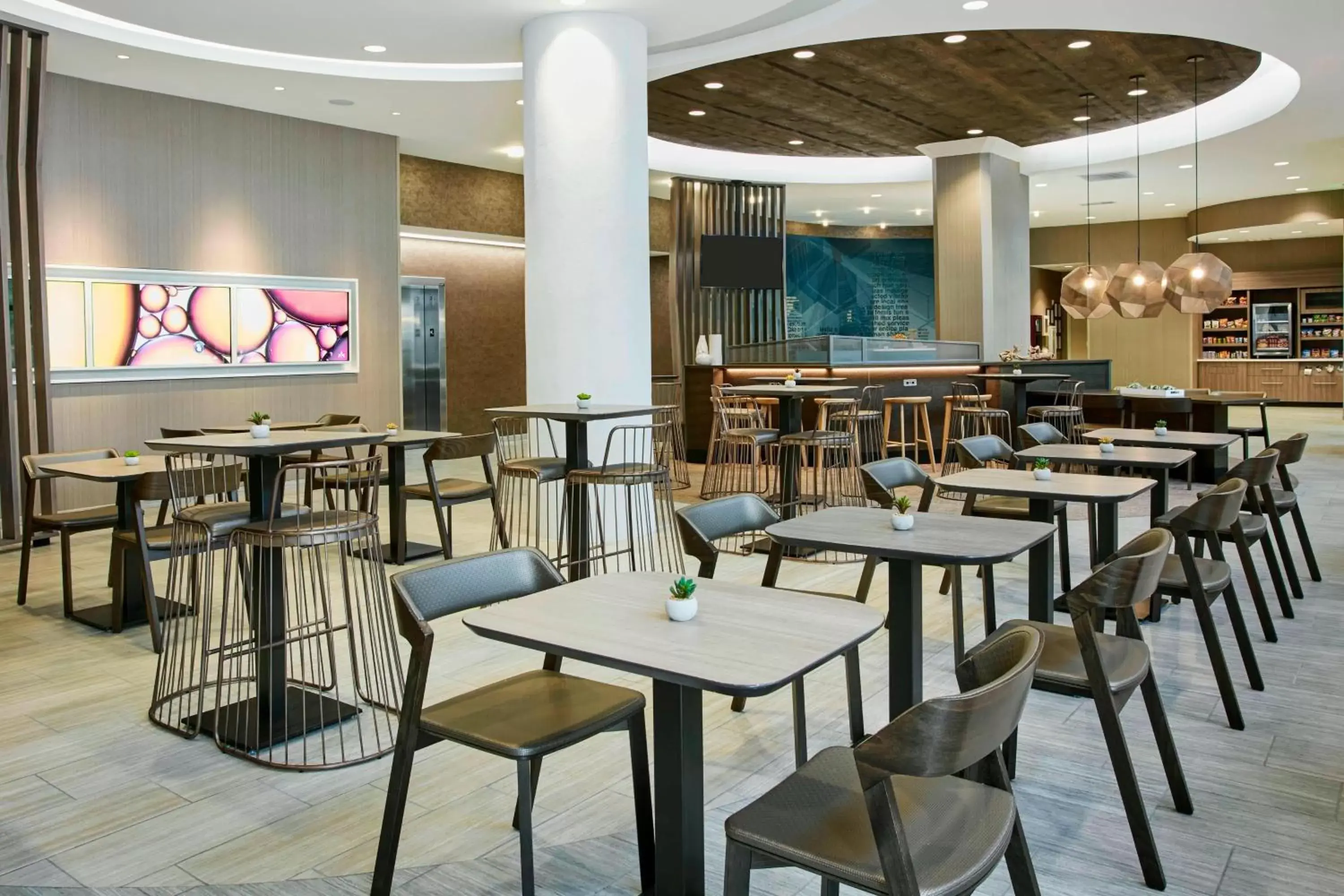 Breakfast, Restaurant/Places to Eat in SpringHill Suites by Marriott Milwaukee Downtown