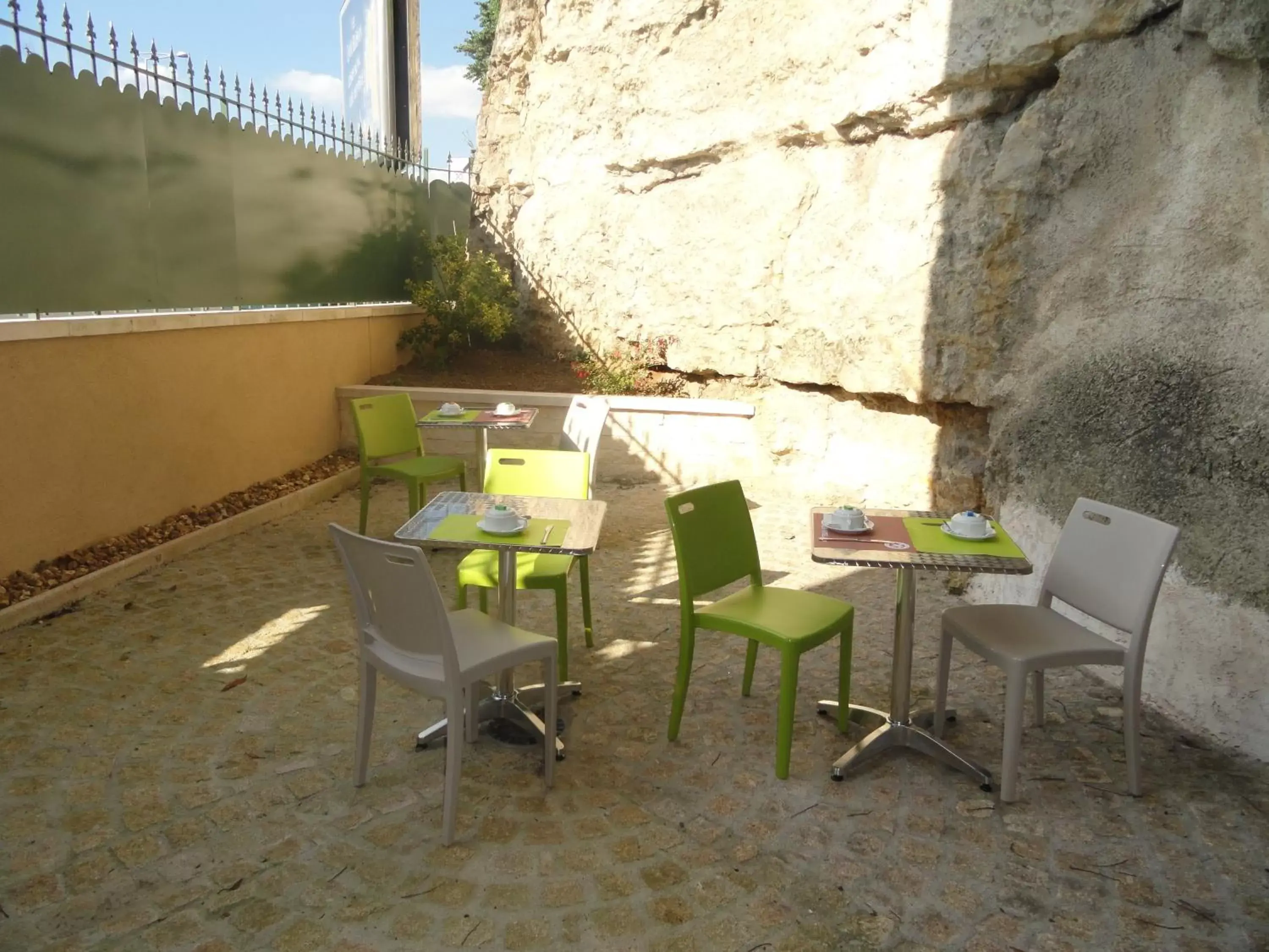 Balcony/Terrace in The Originals City, Hôtel Continental, Poitiers (Inter-Hotel)