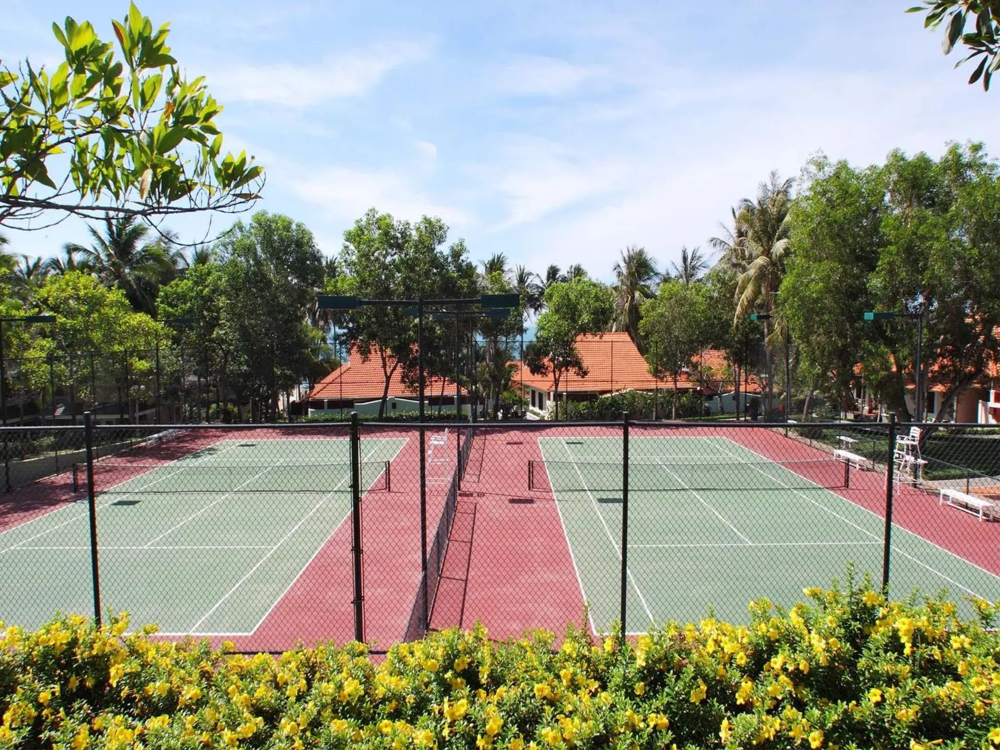 Tennis court, Tennis/Squash in Phu Hai Beach Resort & Spa